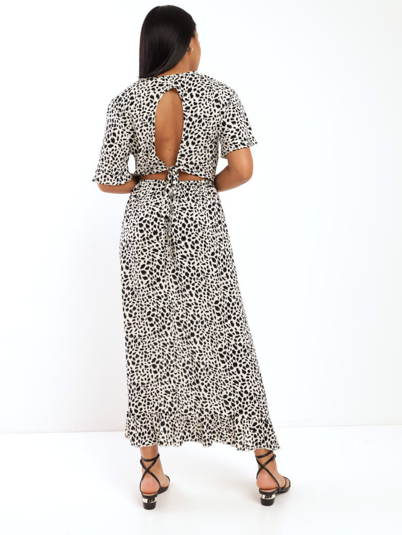 Open-Back Frill Dress - Image 3