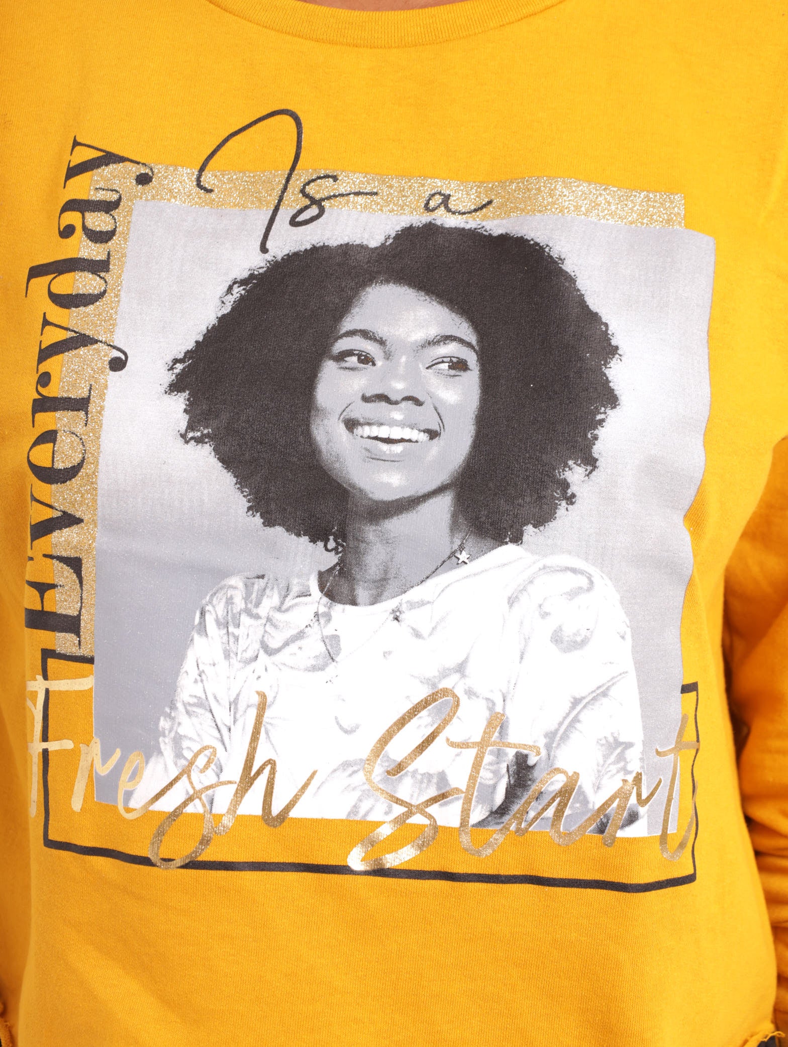Photo Pullover - Mustard - Image 4