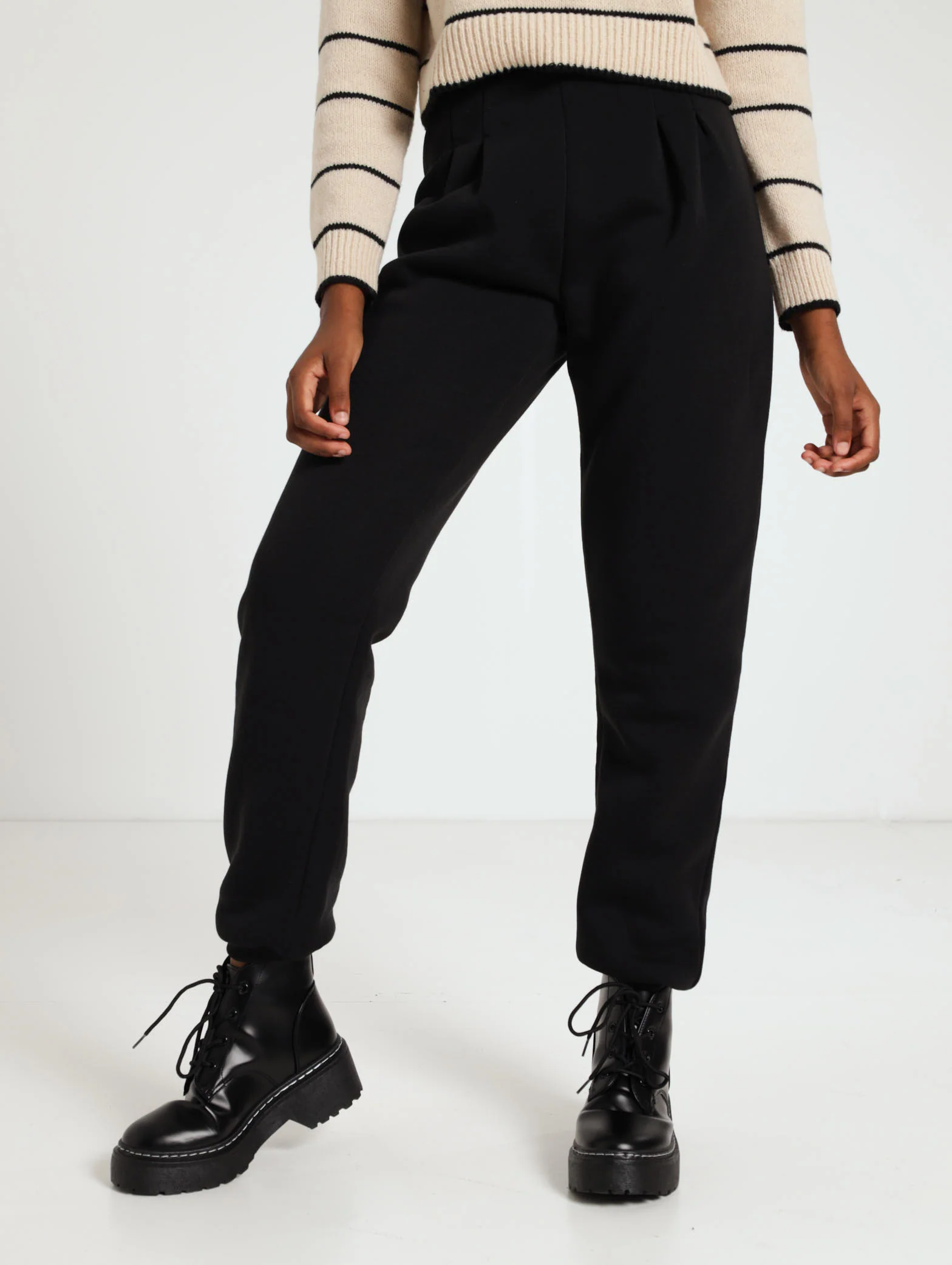 Pleat Front Jogger - Black