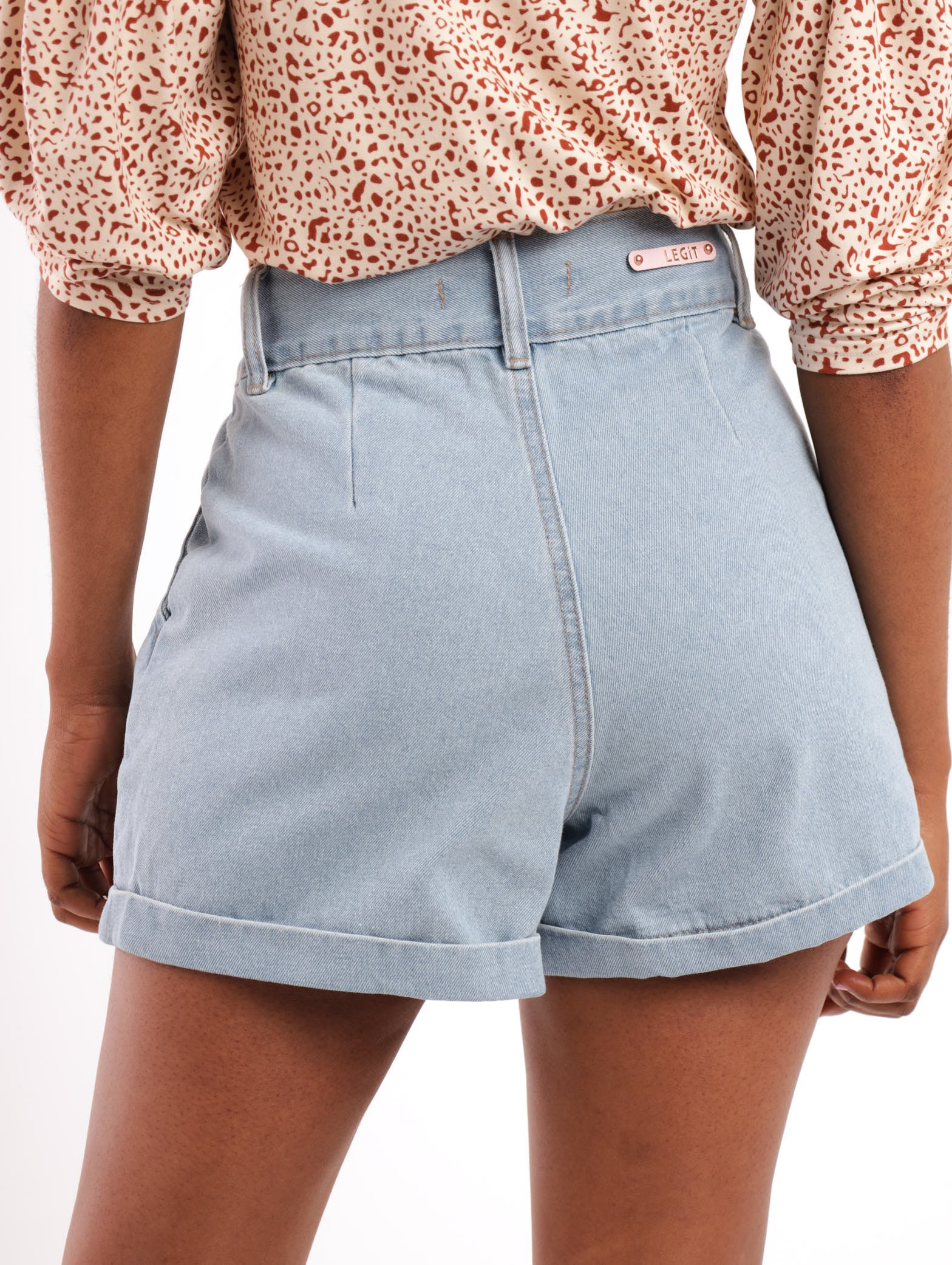 Pleated Front Turnup Denim Short - Light Wash - Image 3