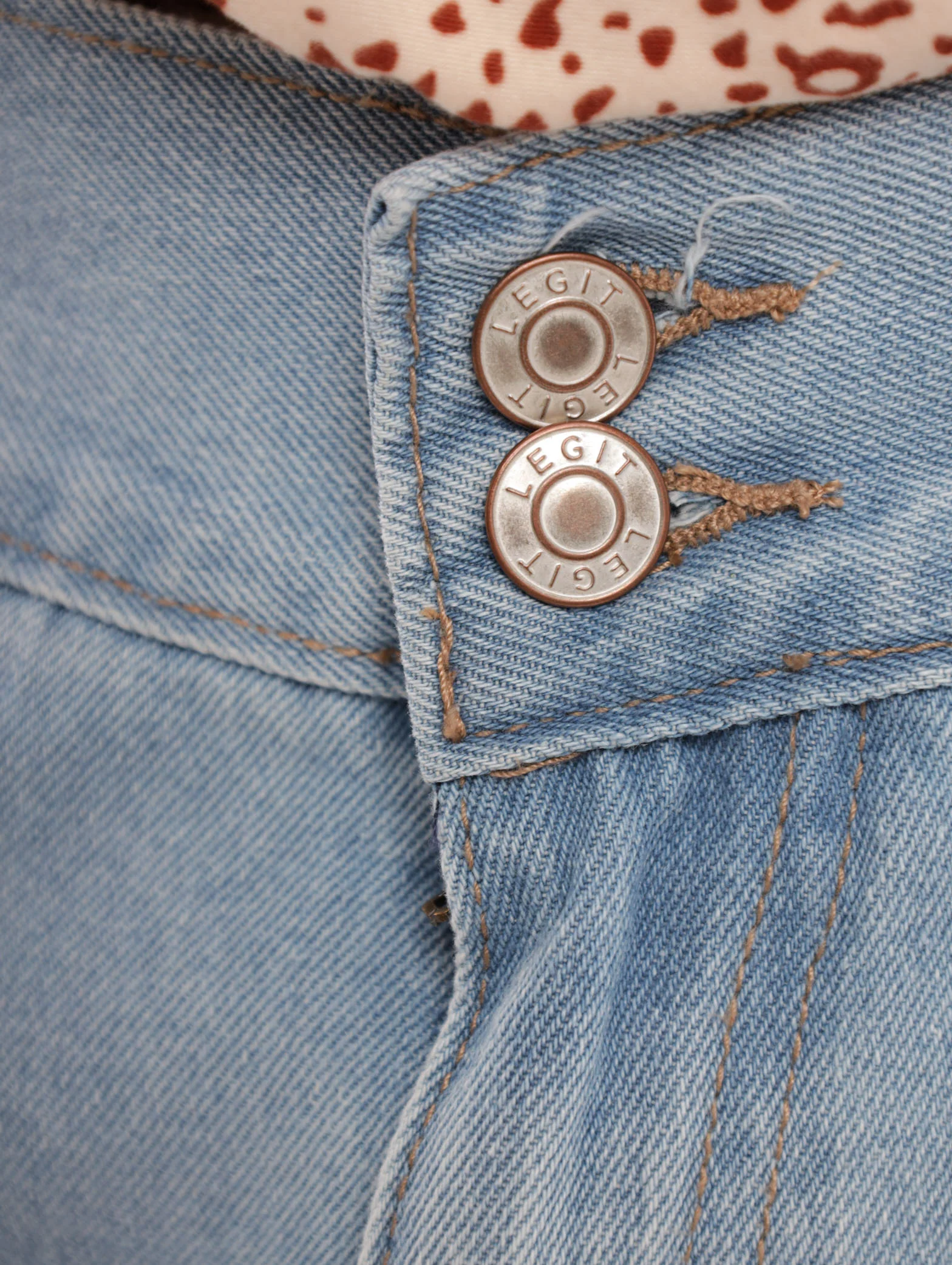 Pleated Front Turnup Denim Short - Light Wash - Image 4