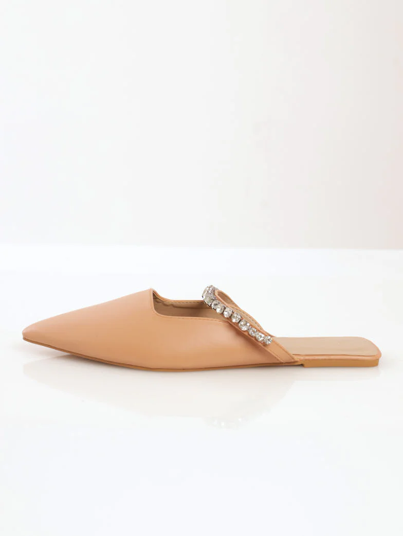 Push-In Pointed Shoe With Jeweled Strap 2.0 - Tobacco - Image 2