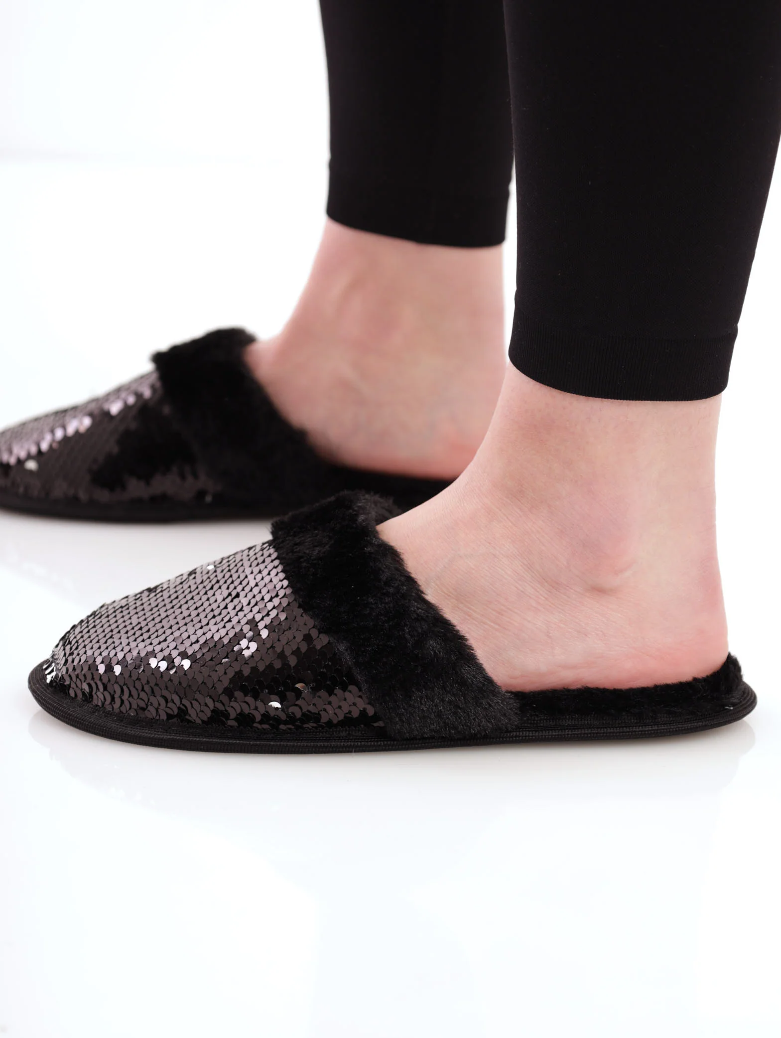 Sequin Closed Toe Fluffy Chunky Slipper - Black - Image 2