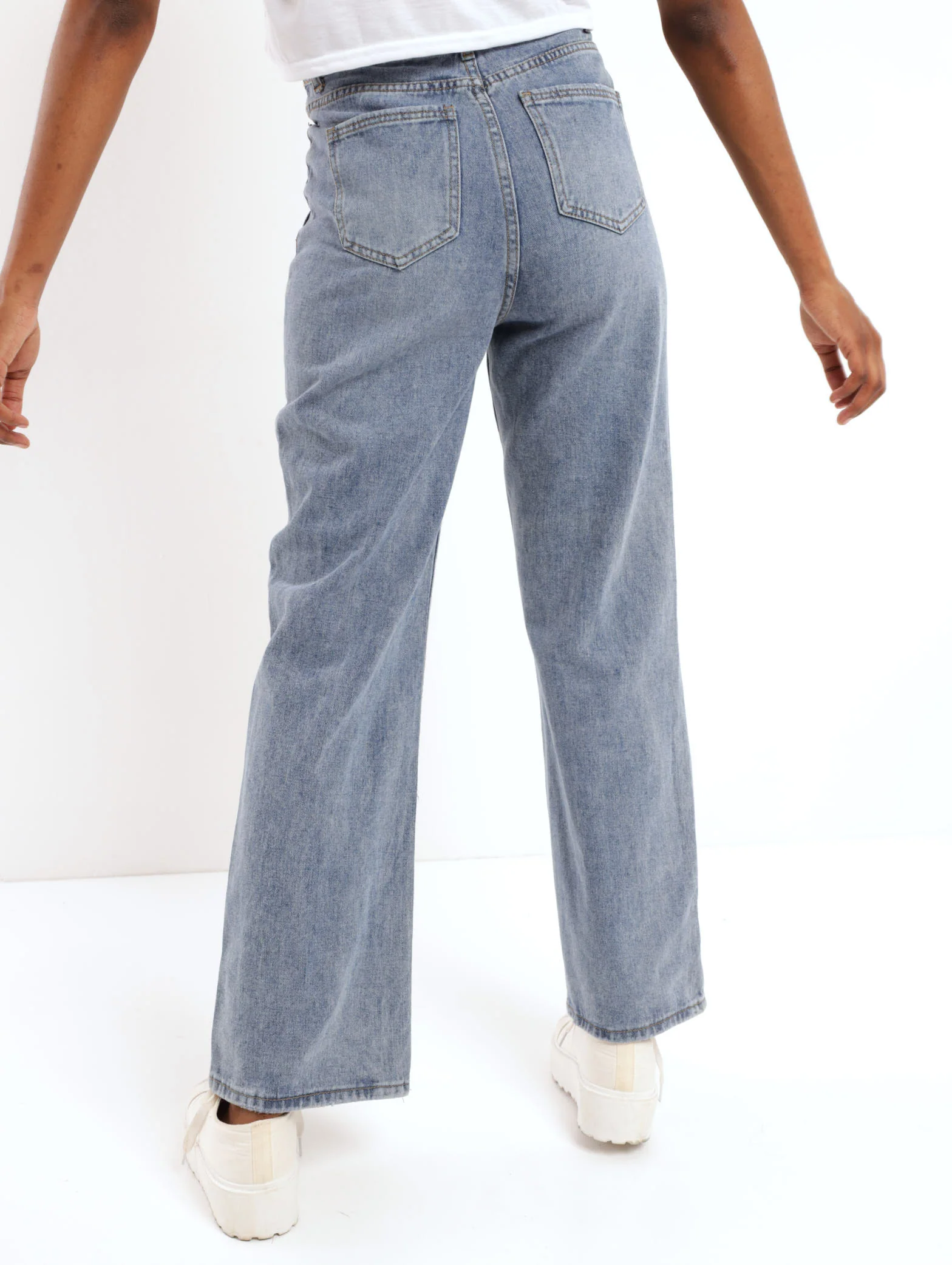 Stonewash Patch Pocket 90's Fit Denim Jean - Image 4