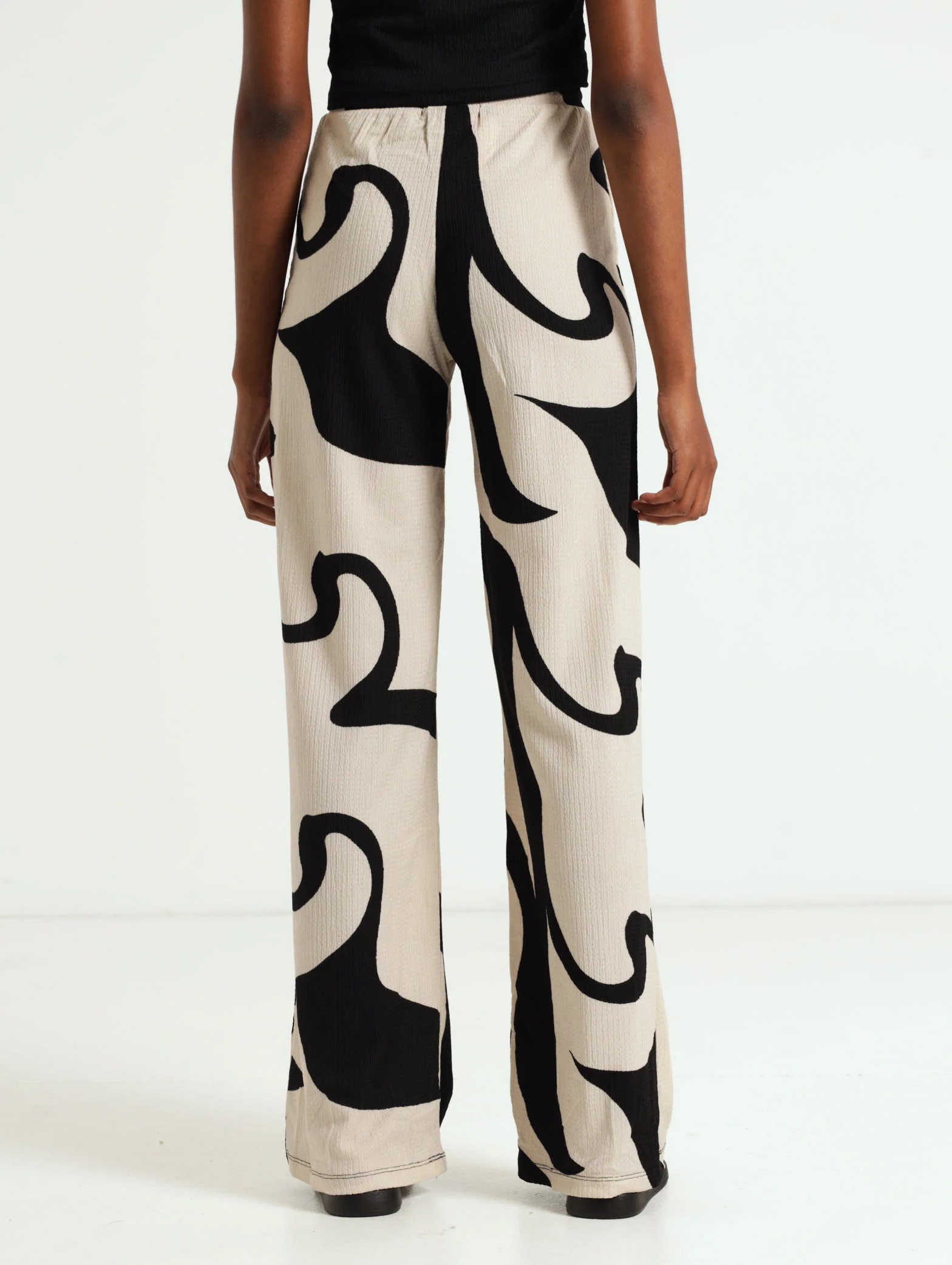 Large Swirl Crinkle Knit Wideleg Pants - Image 3