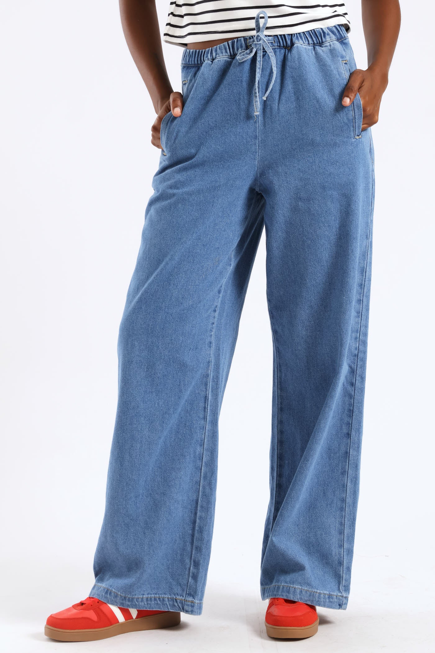 Light Weight Elasticated Wideleg Jean - Medium Blue