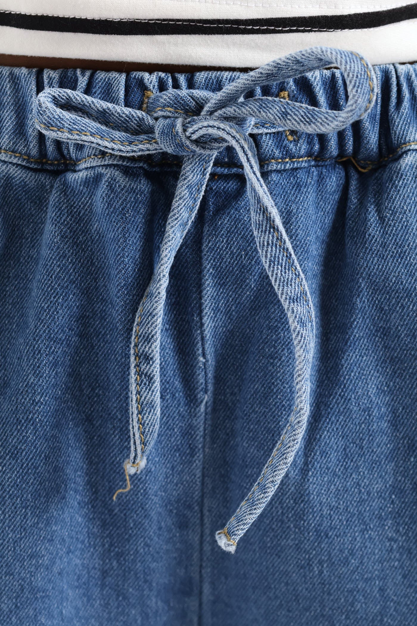 Light Weight Elasticated Wideleg Jean - Medium Blue - Image 4