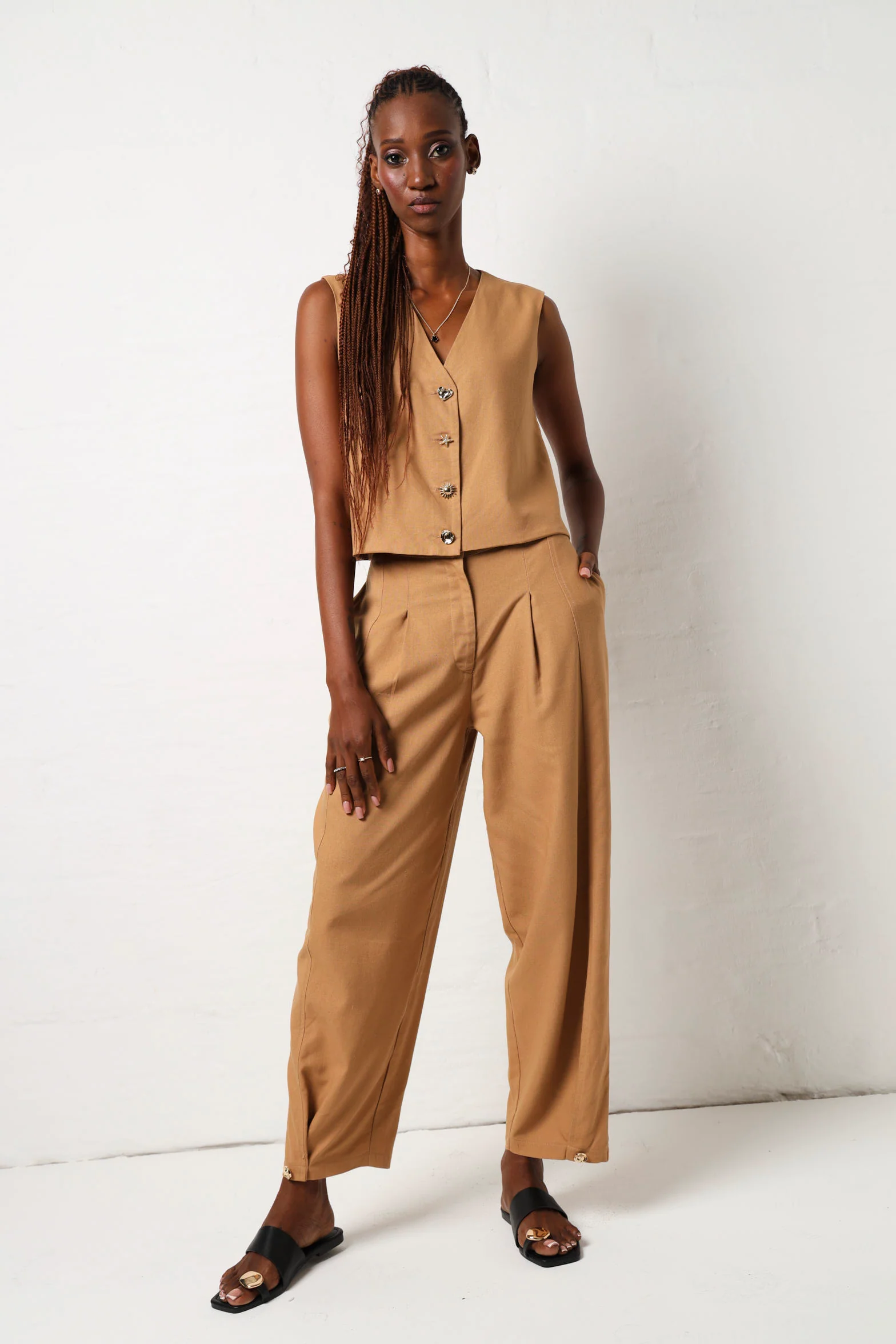 Linen Barrel Leg Pant - Caramel - Image 2