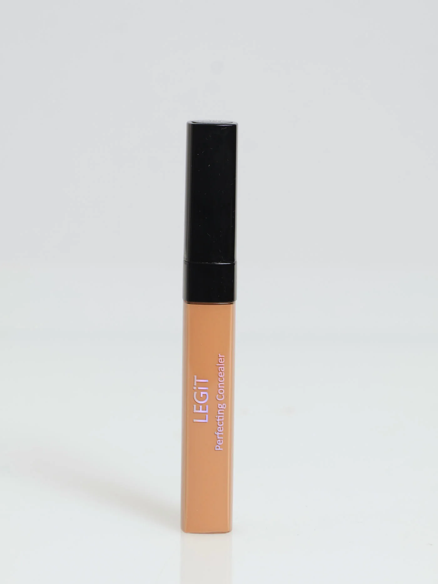 Legit Liquid Concealer - Image 3