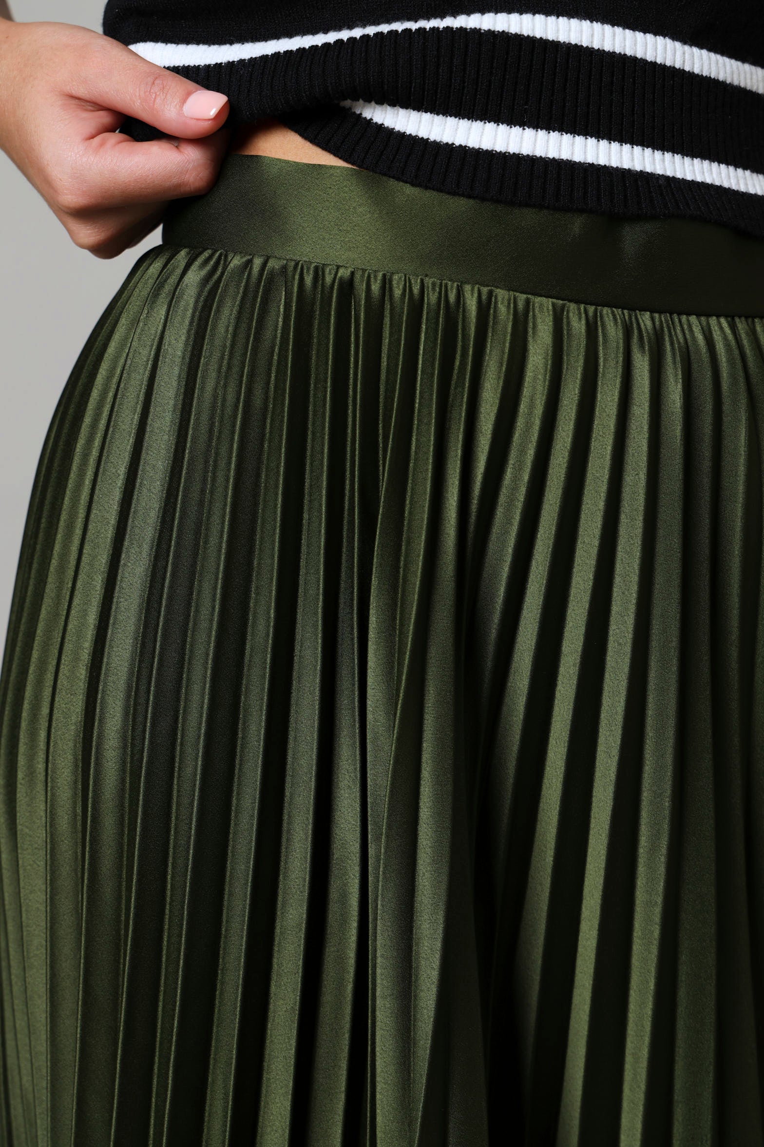 Long Length Pleated Skirt - Fatigue - Image 4