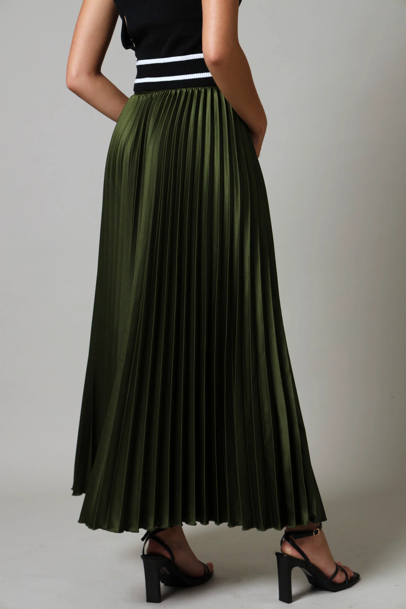 Long Length Pleated Skirt - Fatigue - Image 5