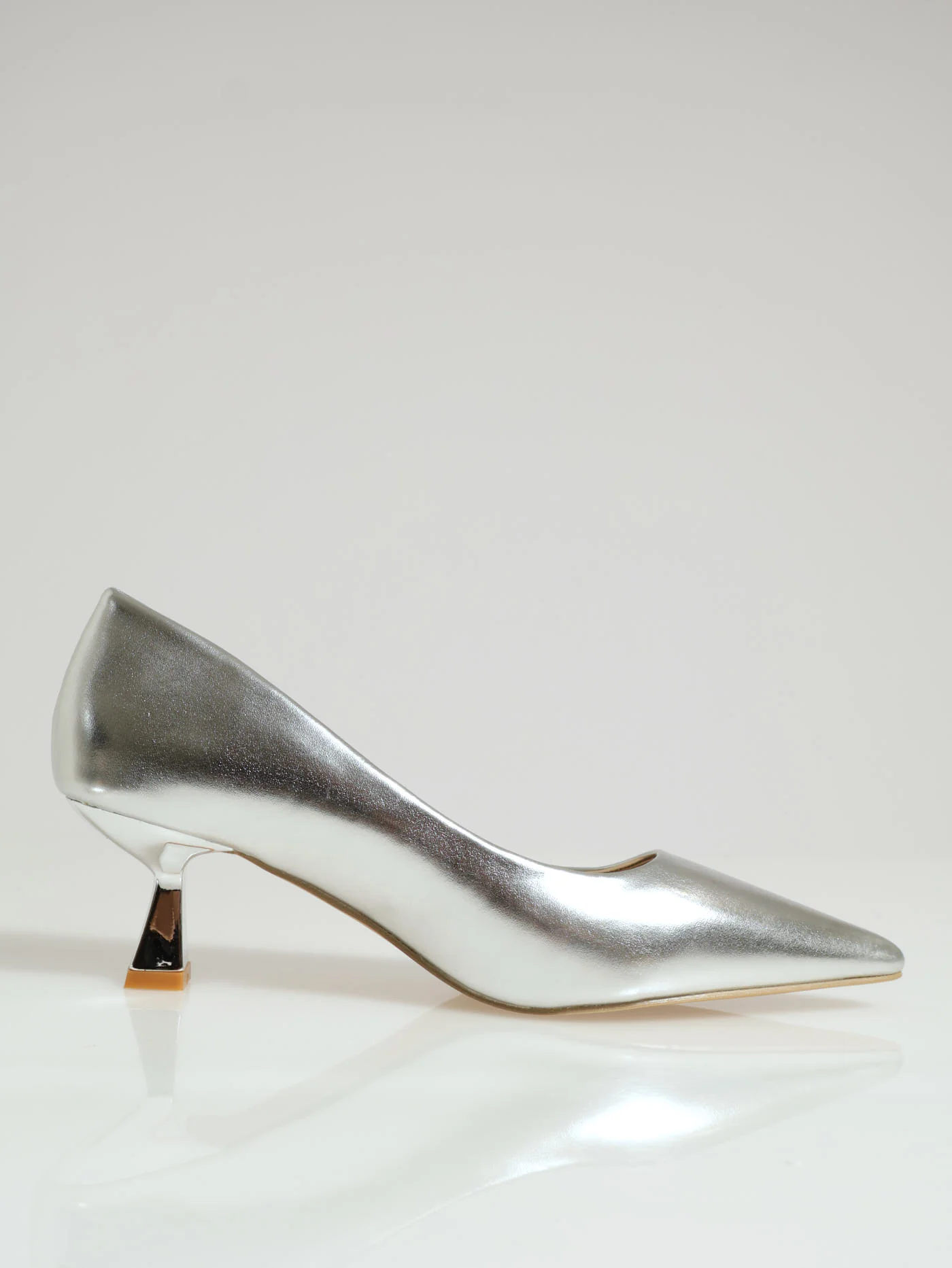 Lo Stiletto Pointy Metallic Full Court Heel - Silver - Image 2
