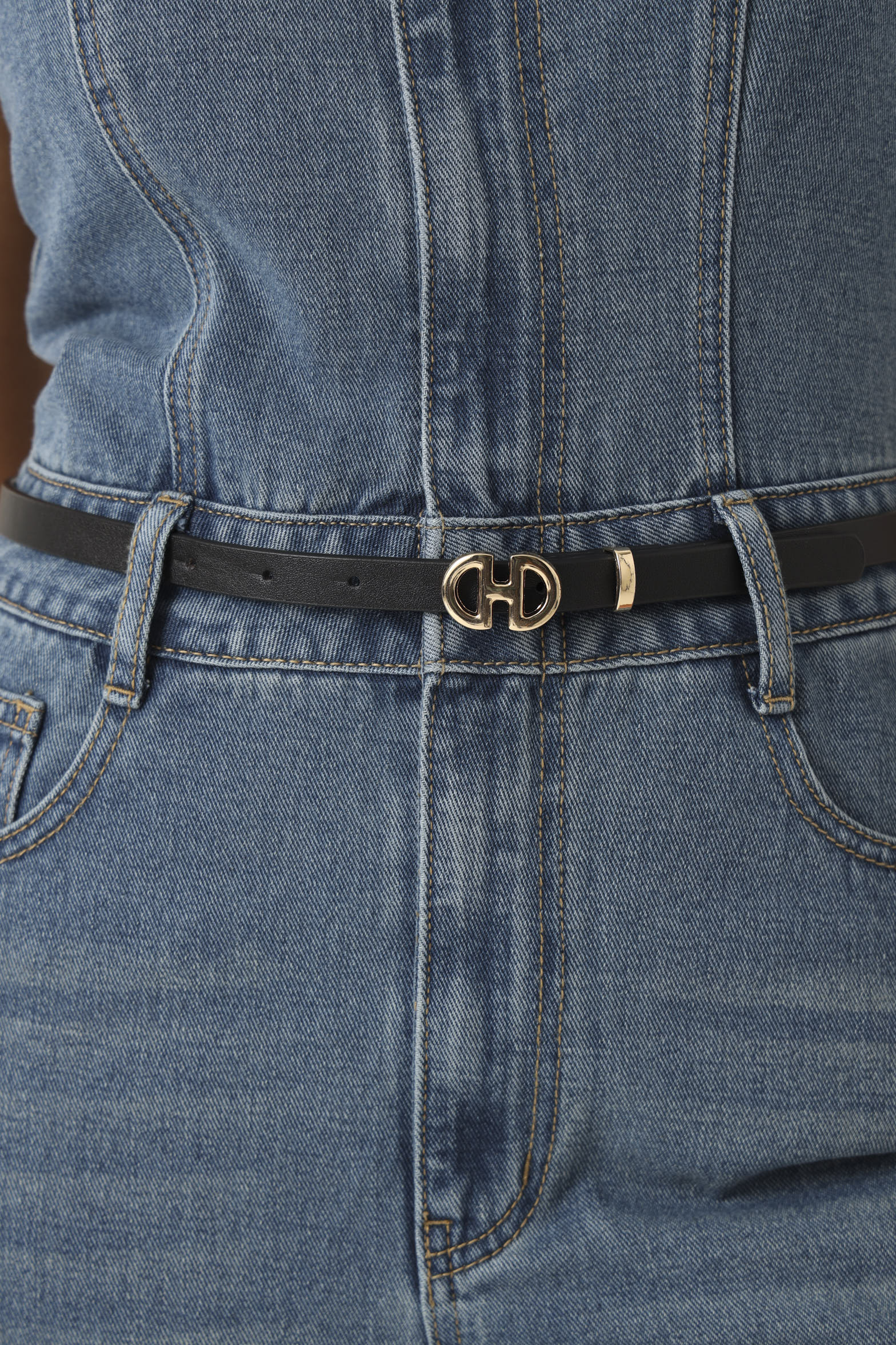 Logo Buckle Metal Midi Belt - Black/Gold