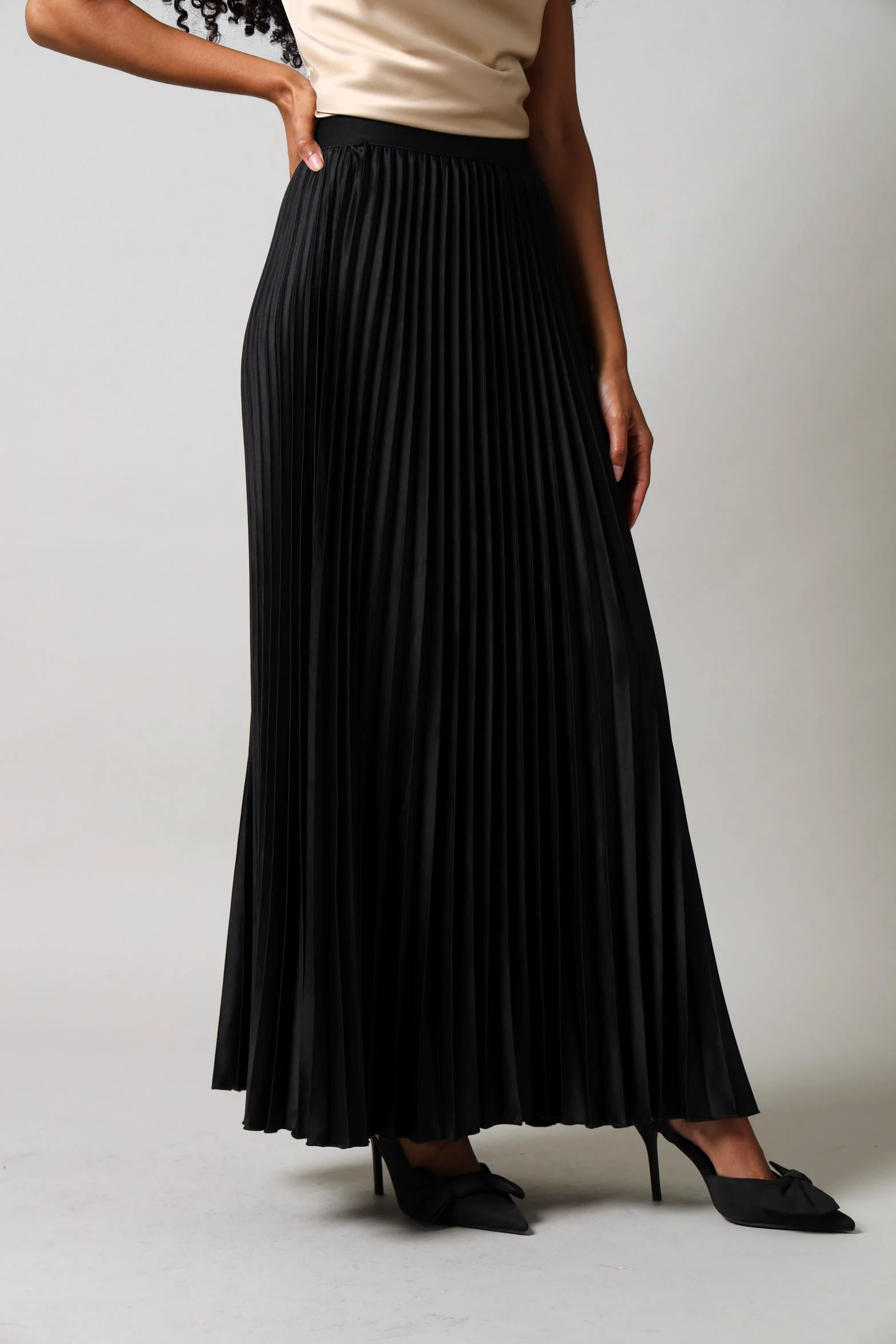 Long Length Elasticated Pleated Skirt - Black