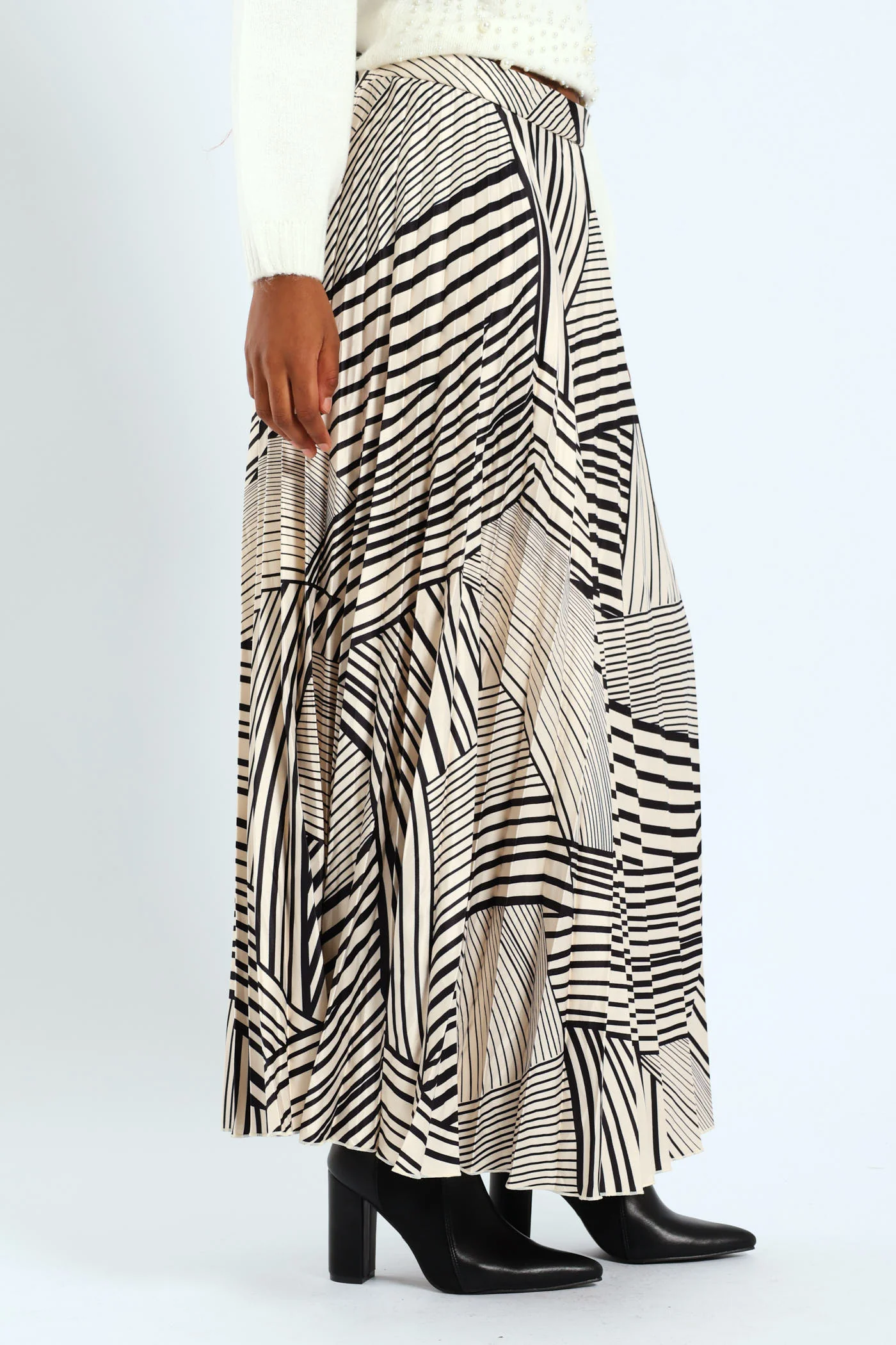 Long Length Pleated Skirt - Black/White - Image 3