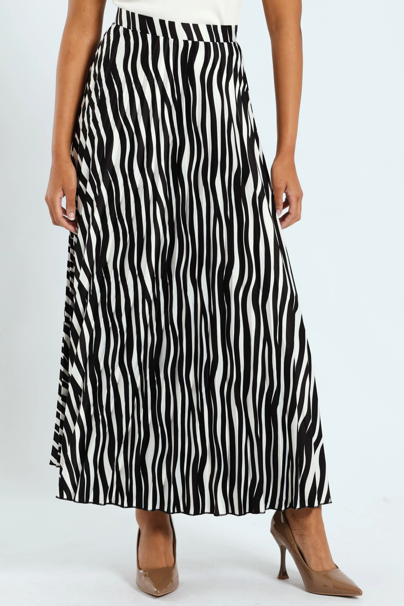 Long Length Pleated Skirt - Black/White