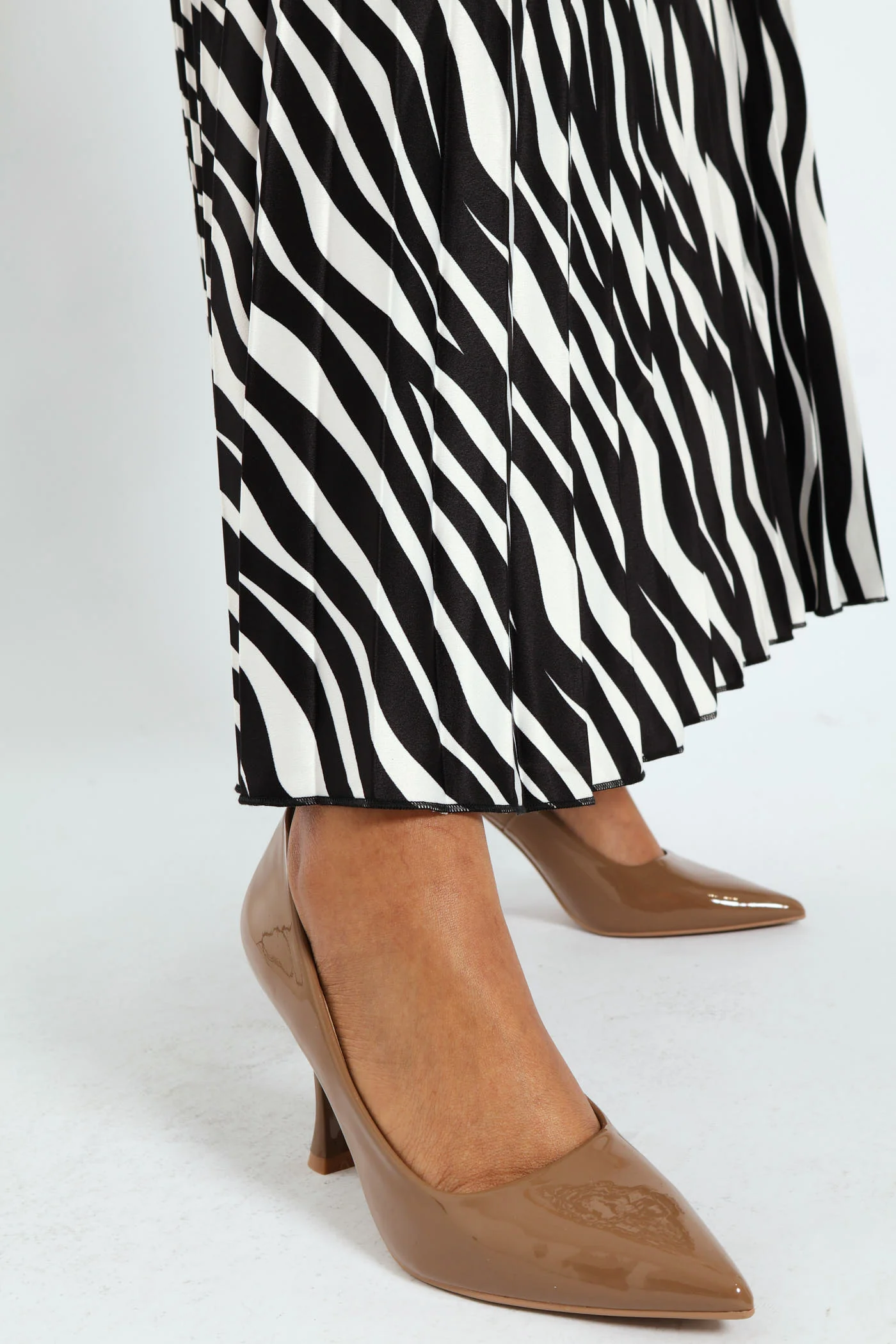 Long Length Pleated Skirt - Black/White - Image 4