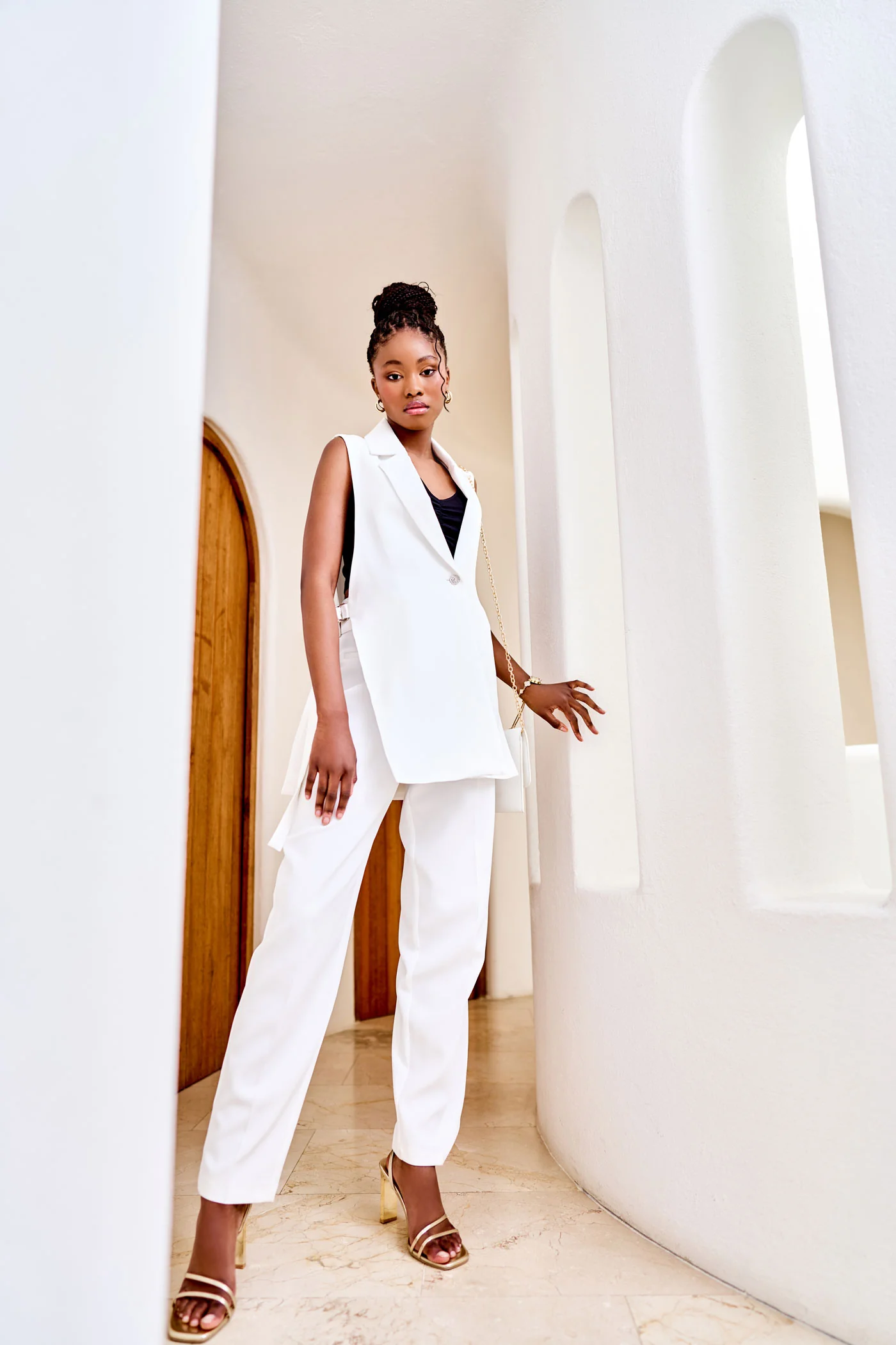 Long Length Sleeveless Single Button Blazer - White - Image 3