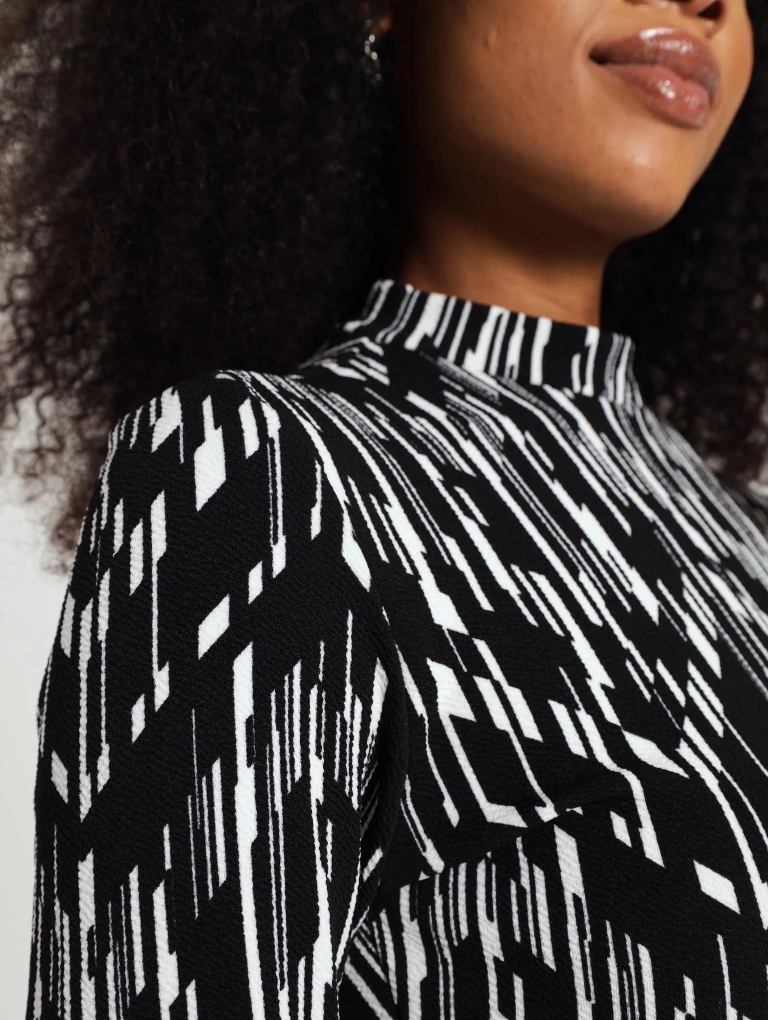 Long Sleeve Bodycon Dress - Image 4