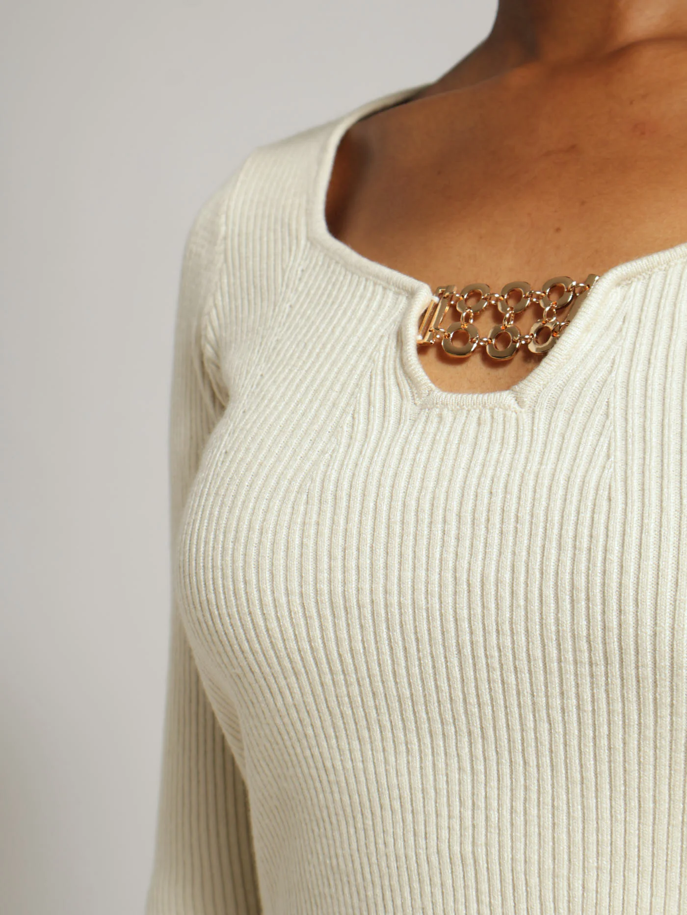 Long Sleeve Chain Trim Ribbed Pullover - Cream - Image 4