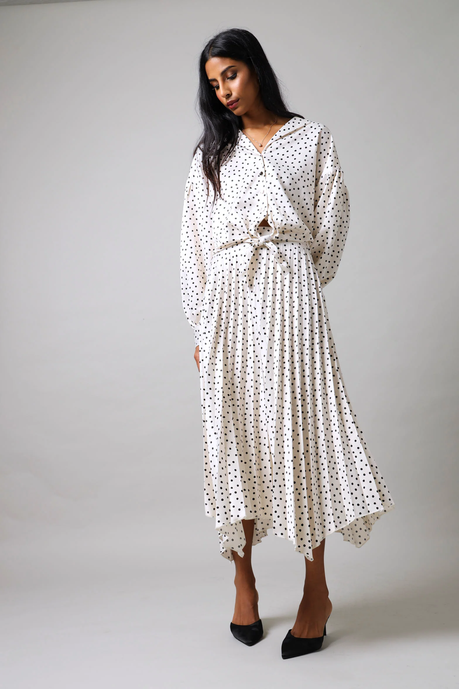 Long Sleeve Cropped Tie Front Detail Shirt - Cream/Black