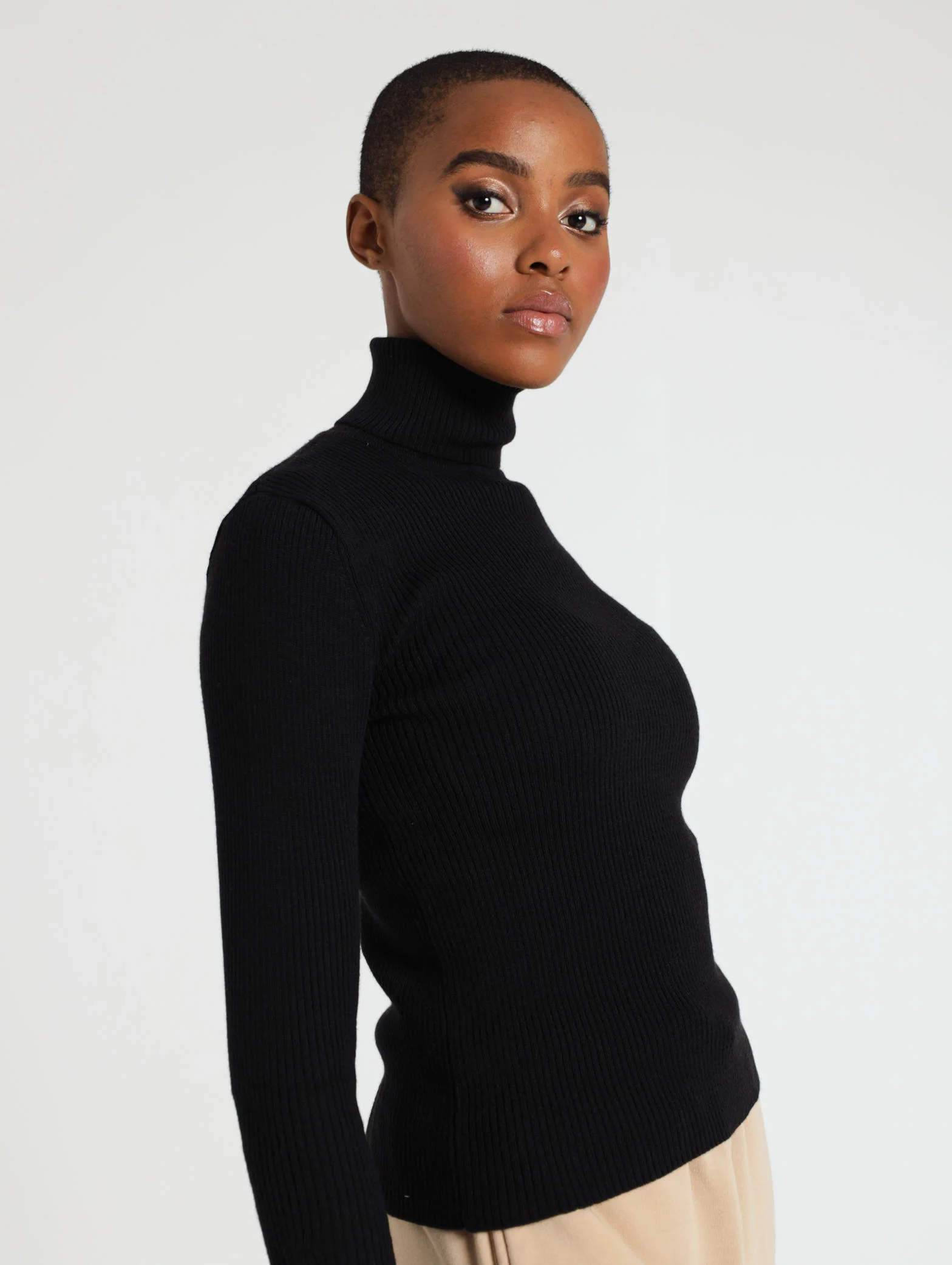 Long Sleeve Fine Gauge Pullover Button Detail - Image 2