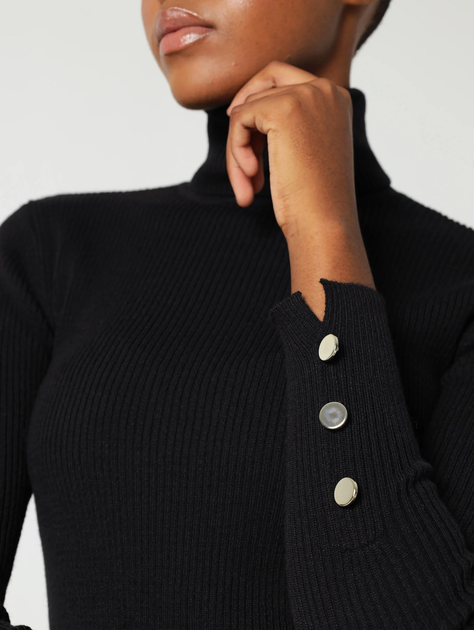 Long Sleeve Fine Gauge Pullover Button Detail - Image 4