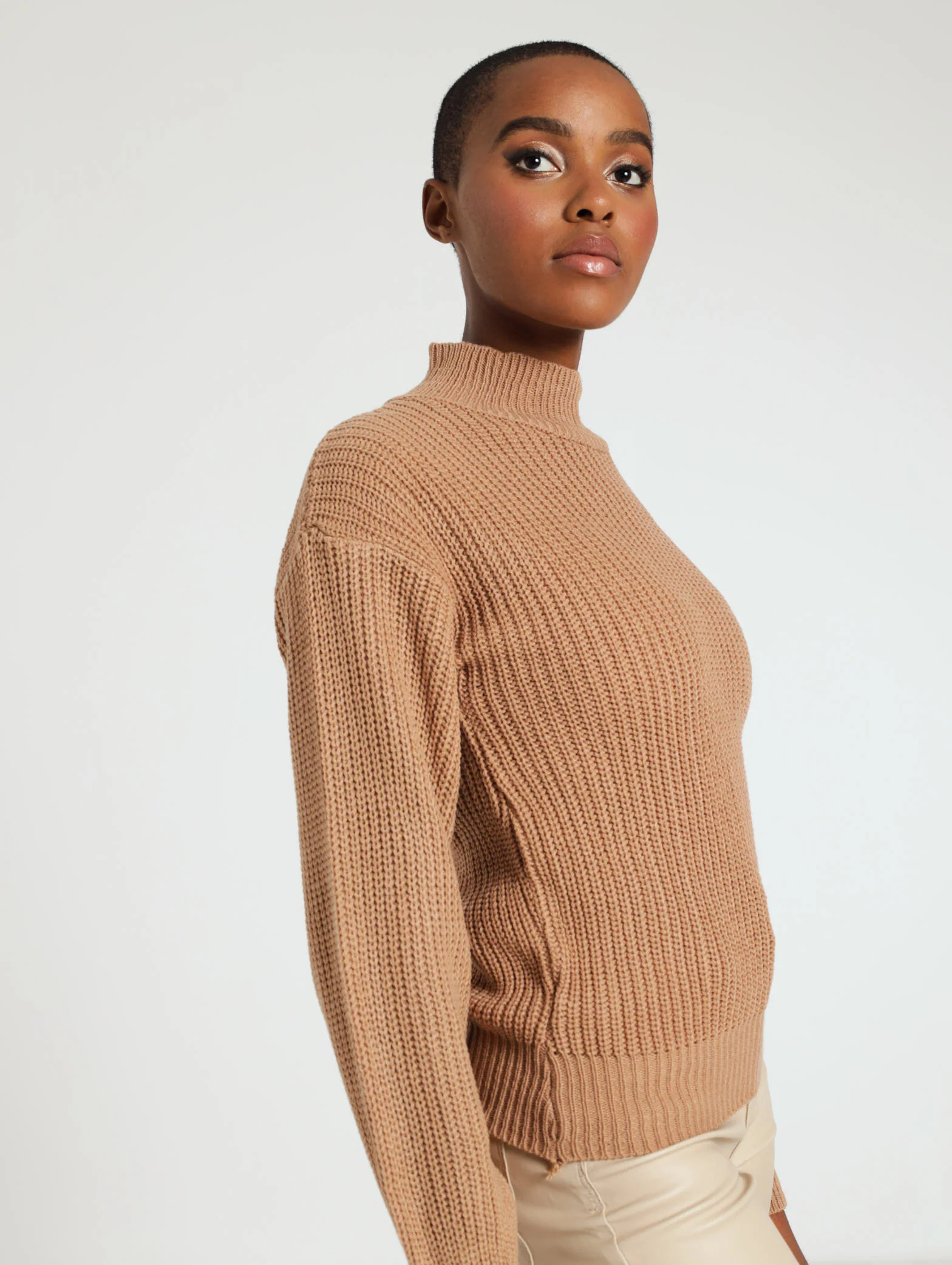 Long Sleeve Funnel Neck Chunky Ribbed Pullover - Image 2