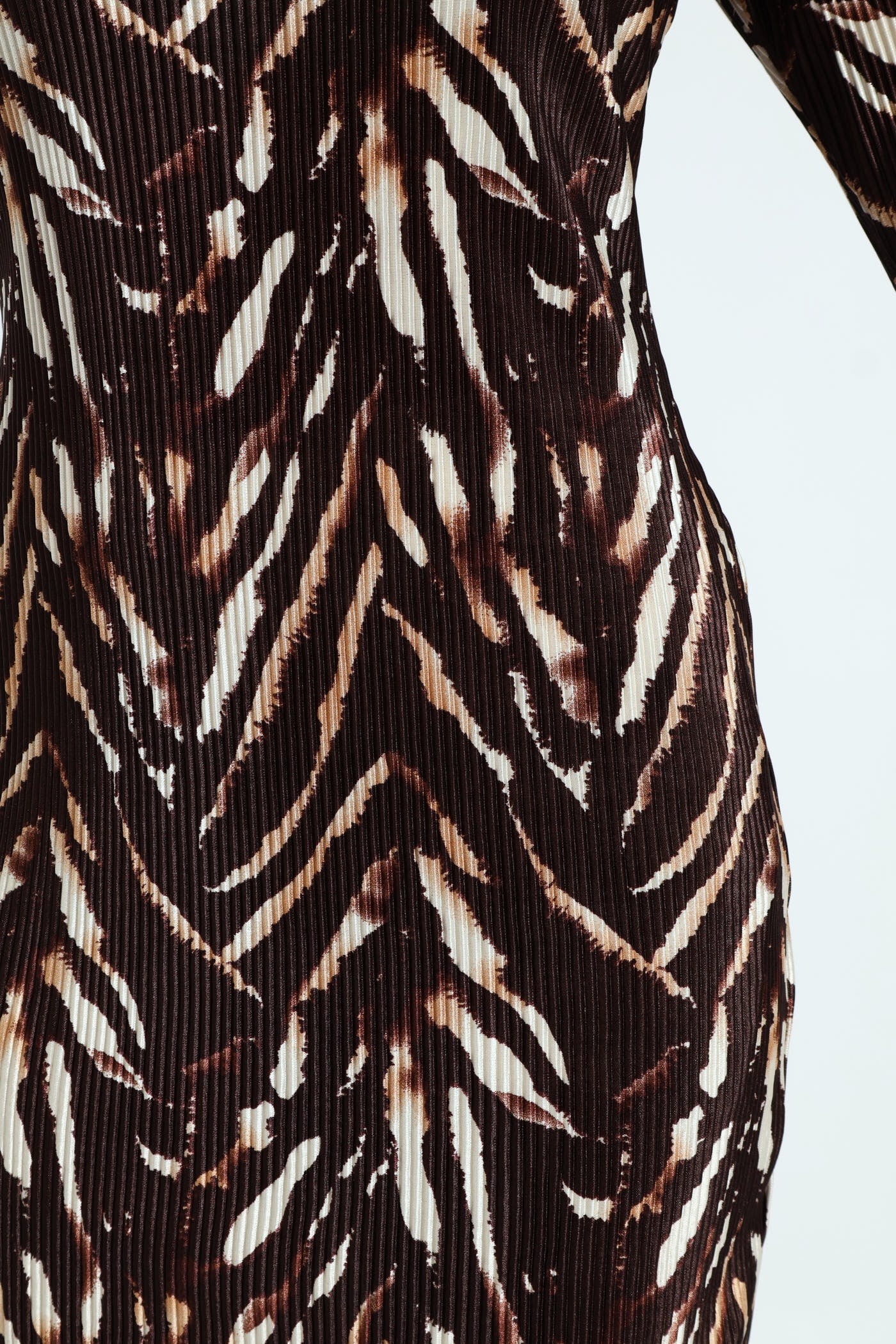Long Sleeve Hi Neck Flare Sleeve Bodre Mini Dress - Animal - Image 3