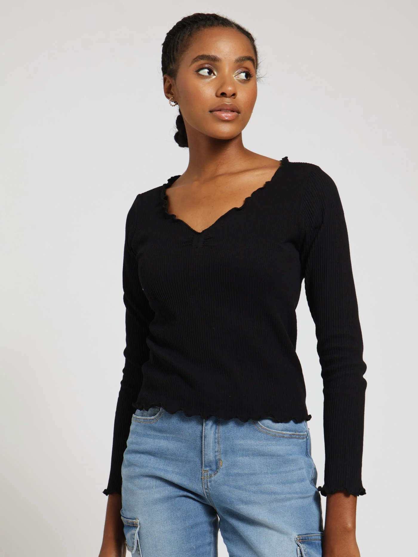 Long Sleeve Lettuce Edge Seamless Top - Black