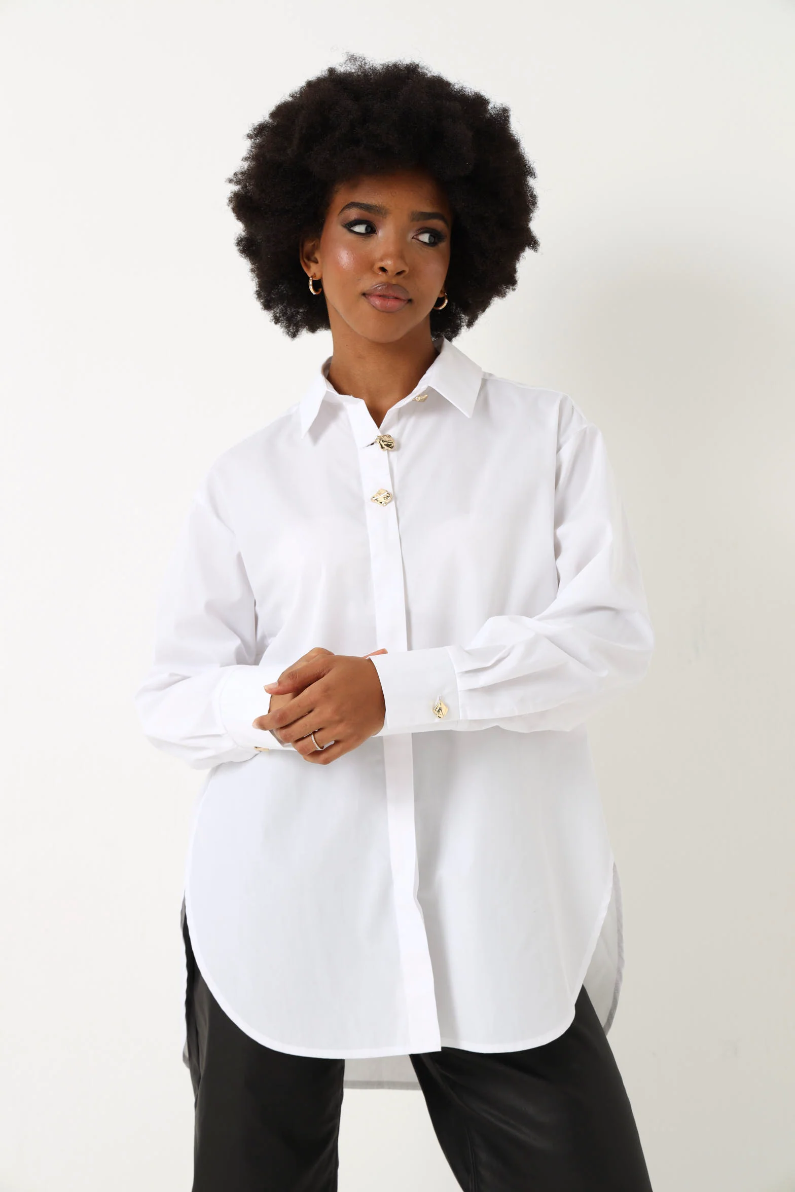 Long Sleeve Oversized Poplin Shirt With Gold Trims - White - Image 3