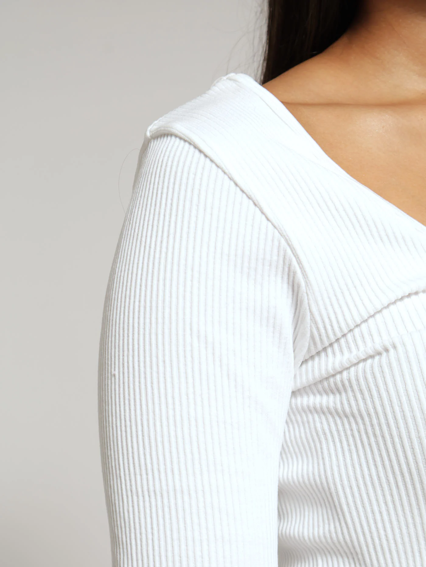 Long Sleeve Scooped Neck Seamless Top - White - Image 4