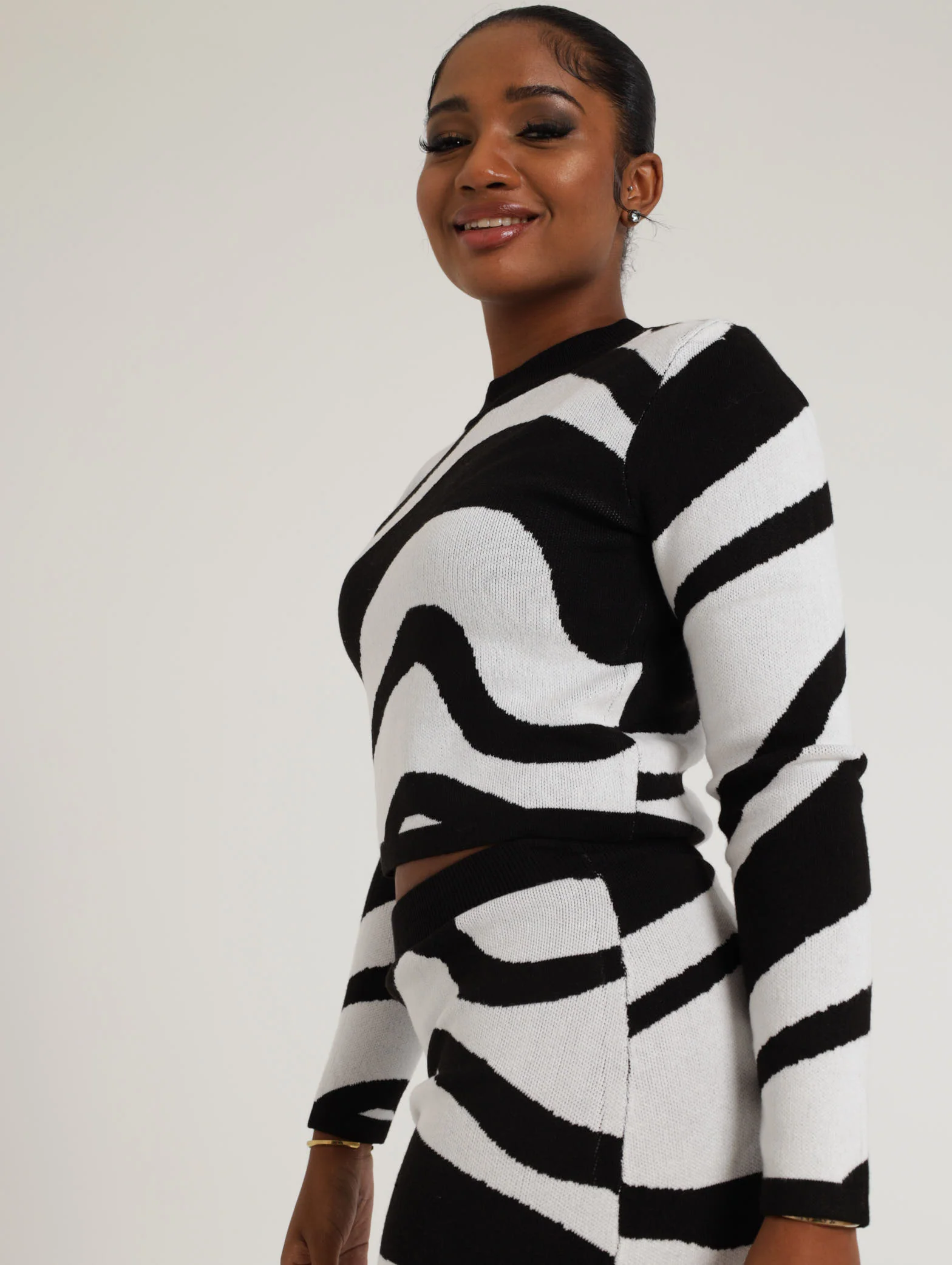 Long Sleeve Swirl Pullover - Black - Image 3