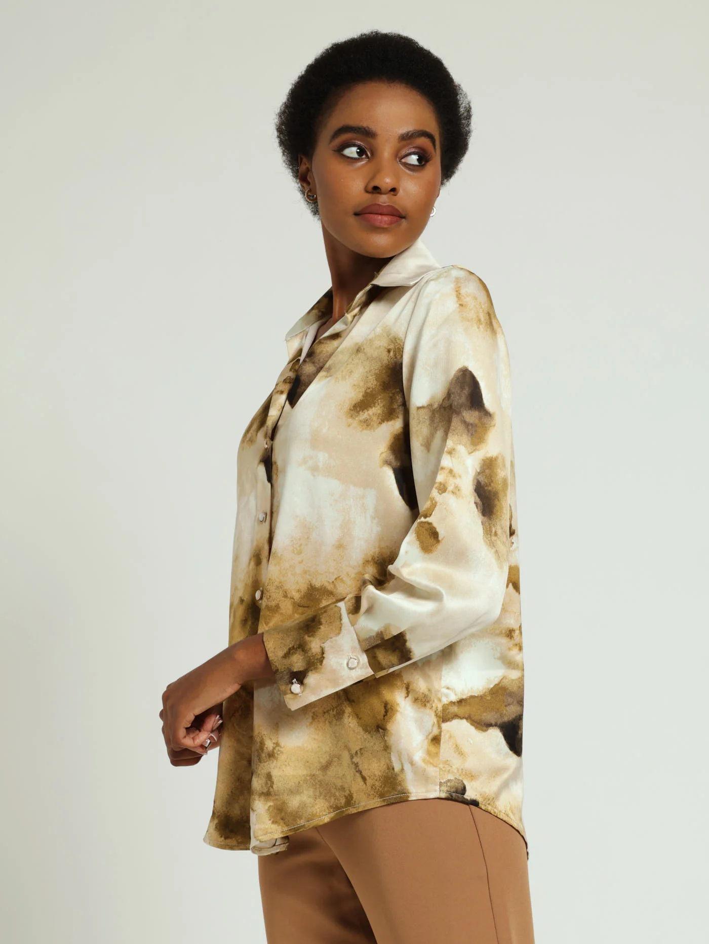 Long Sleeve V-Neck Satin Shirt - Nude - Image 2