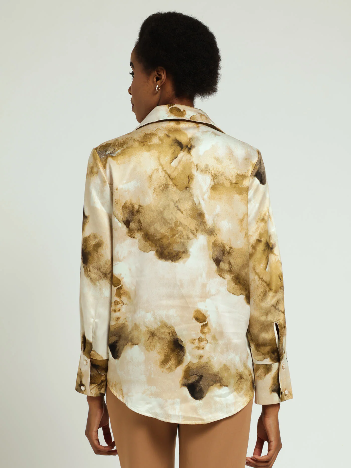 Long Sleeve V-Neck Satin Shirt - Nude - Image 3