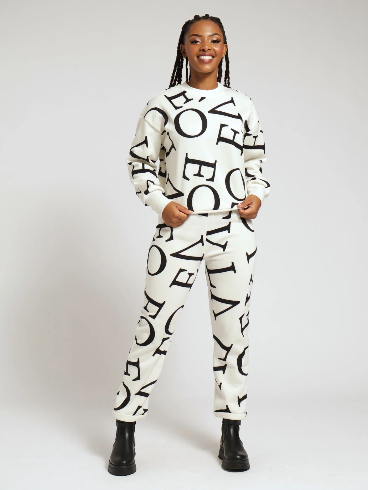 Love Print Fleece Jogger - White/Blush - Image 4