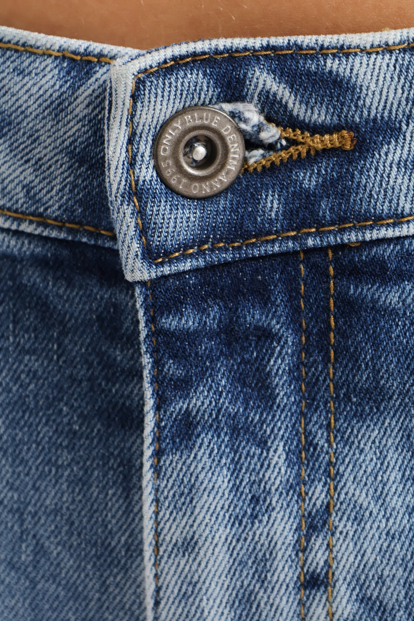 Low Rise Straight Leg Jean - Stonewash - Image 5