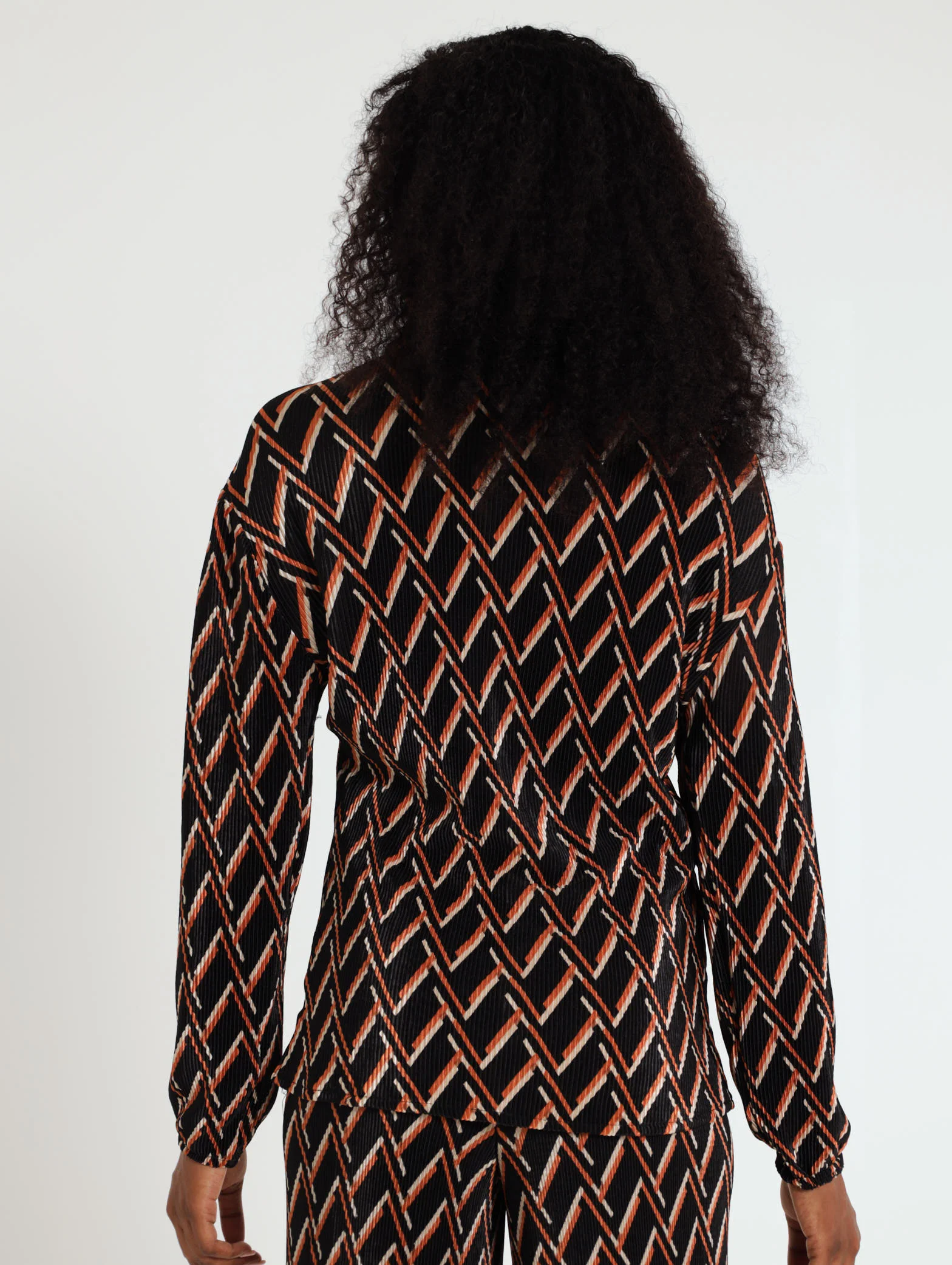 Long Sleeve Geometric Bodre Shirt - Image 2
