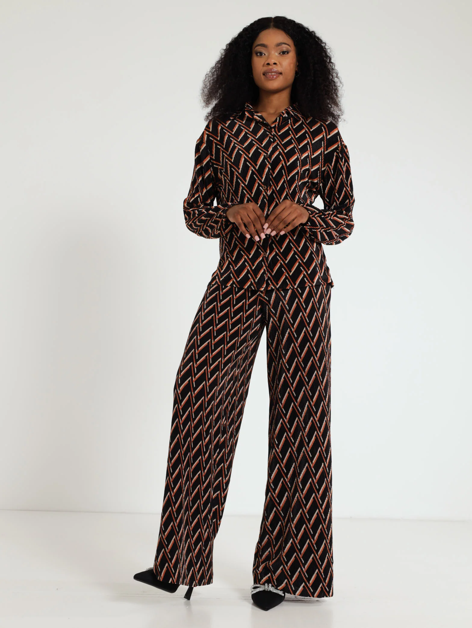 Long Sleeve Geometric Bodre Shirt - Image 3