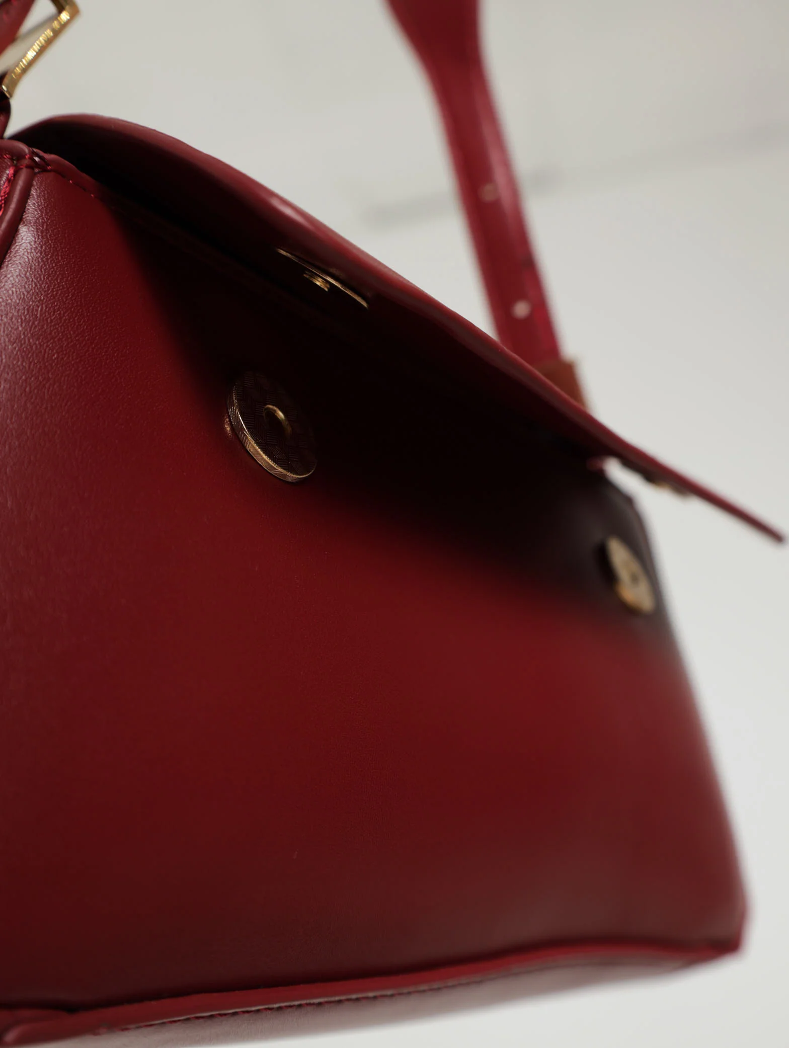 Matt Flap Shoulder Bag - Image 5
