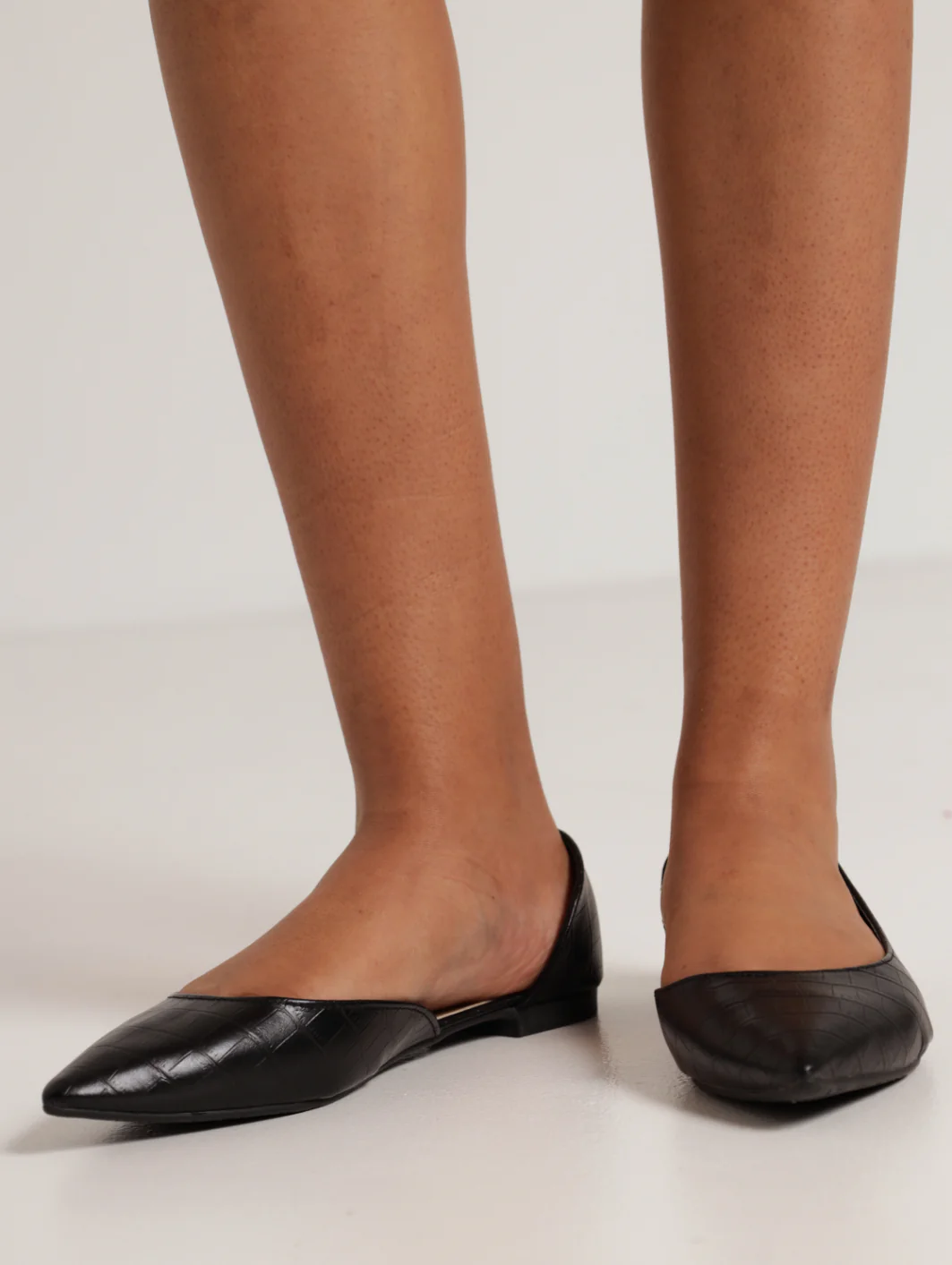Matte Croc Open Waist Pointy Pump - Black