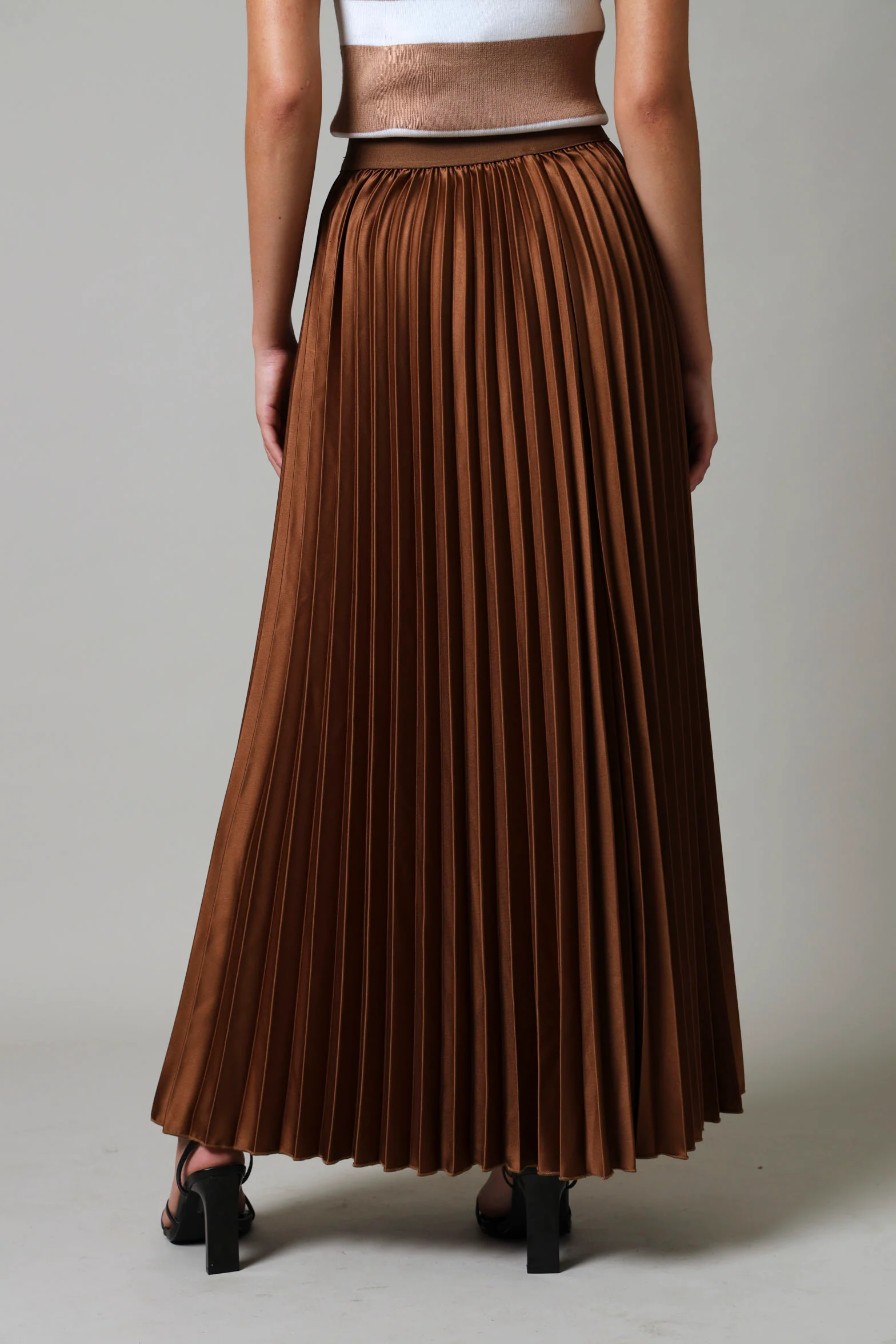 Maxi Elasticated Pleated Skirt - Dark Brown - Image 5