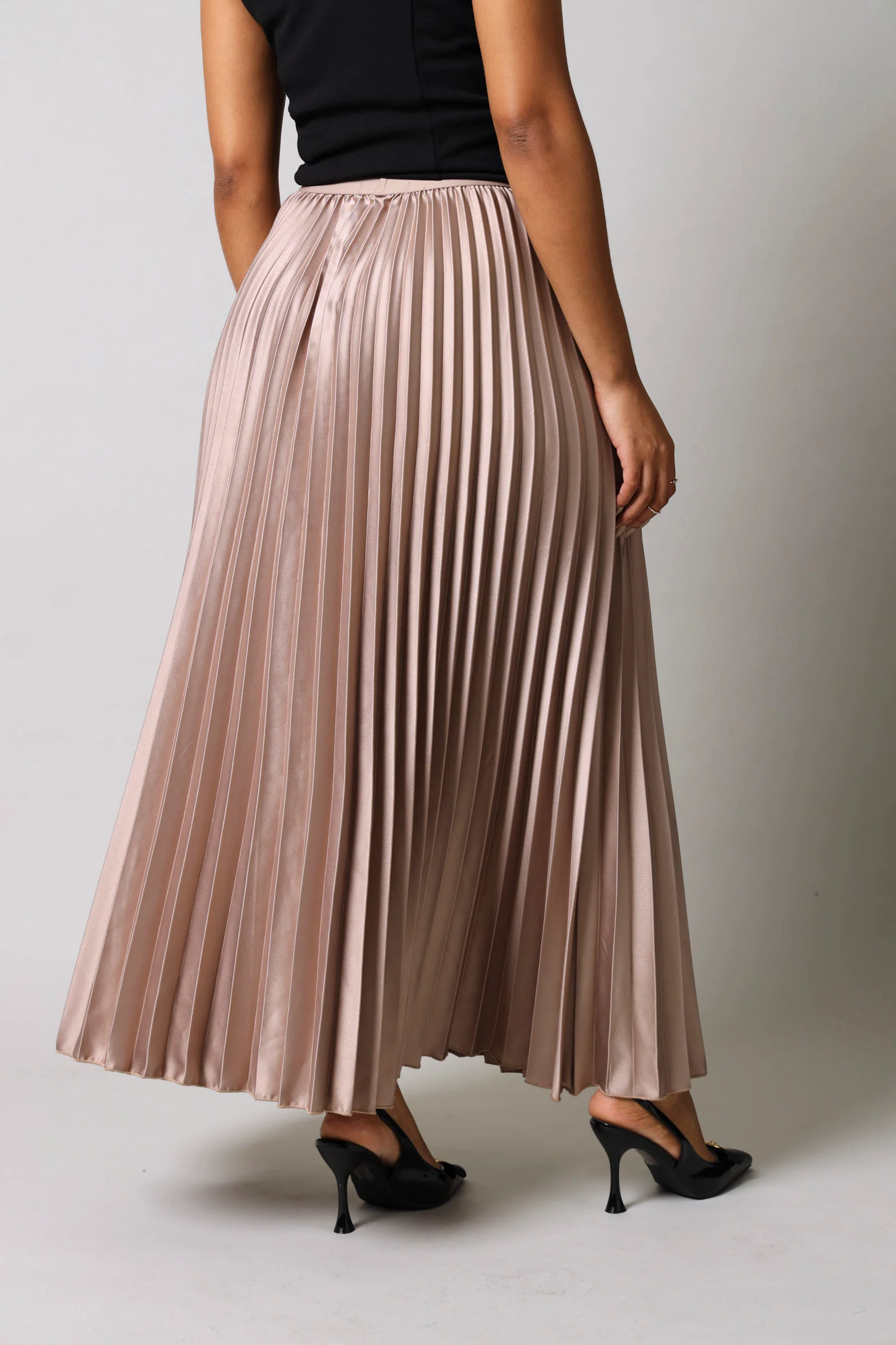 Maxi Elasticated Pleated Skirt - Gold - Image 4