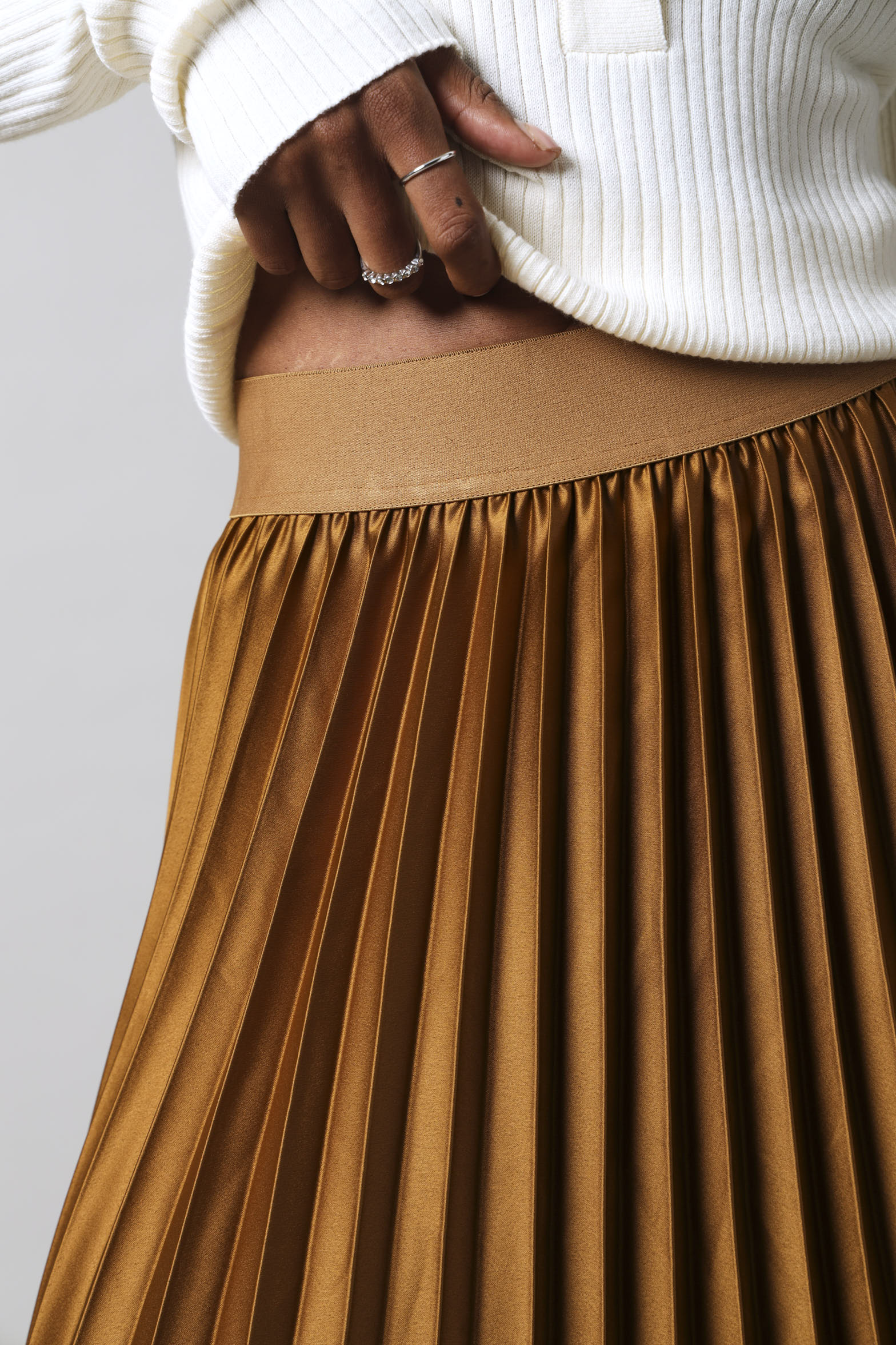 Maxi Elasticated Pleated Skirt - Gold - Image 5