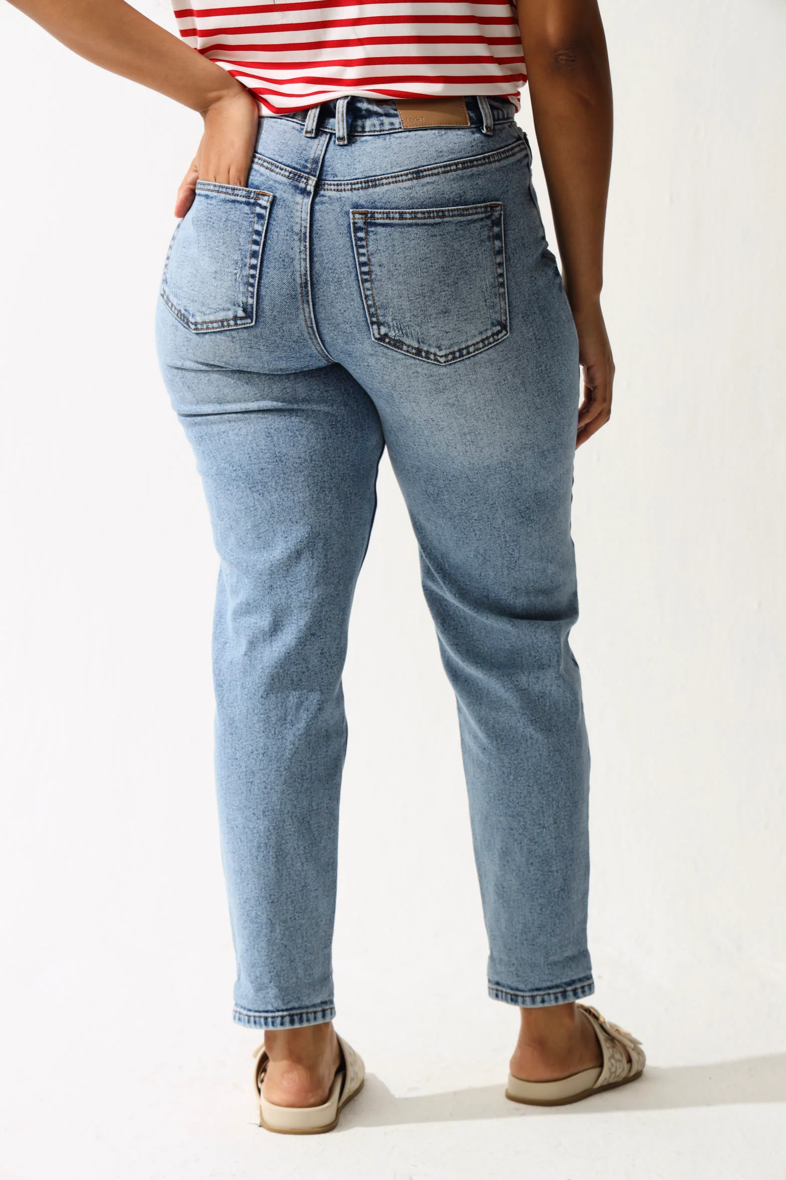 Mended Patch Roll Hem Tapered Mom Jean - Stonewash - Image 4