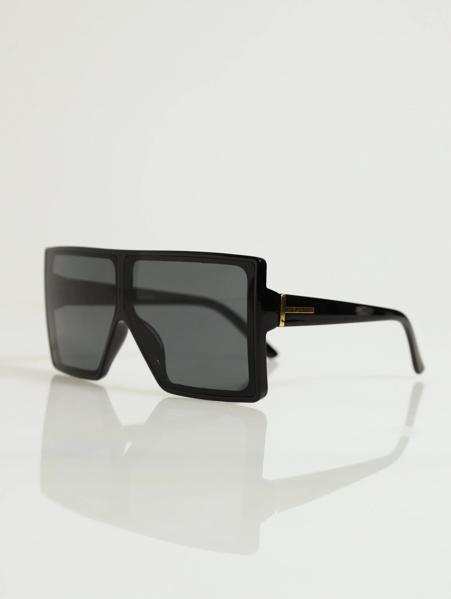 Metal Detail Template Oversized Visor Sunglasses - Image 2