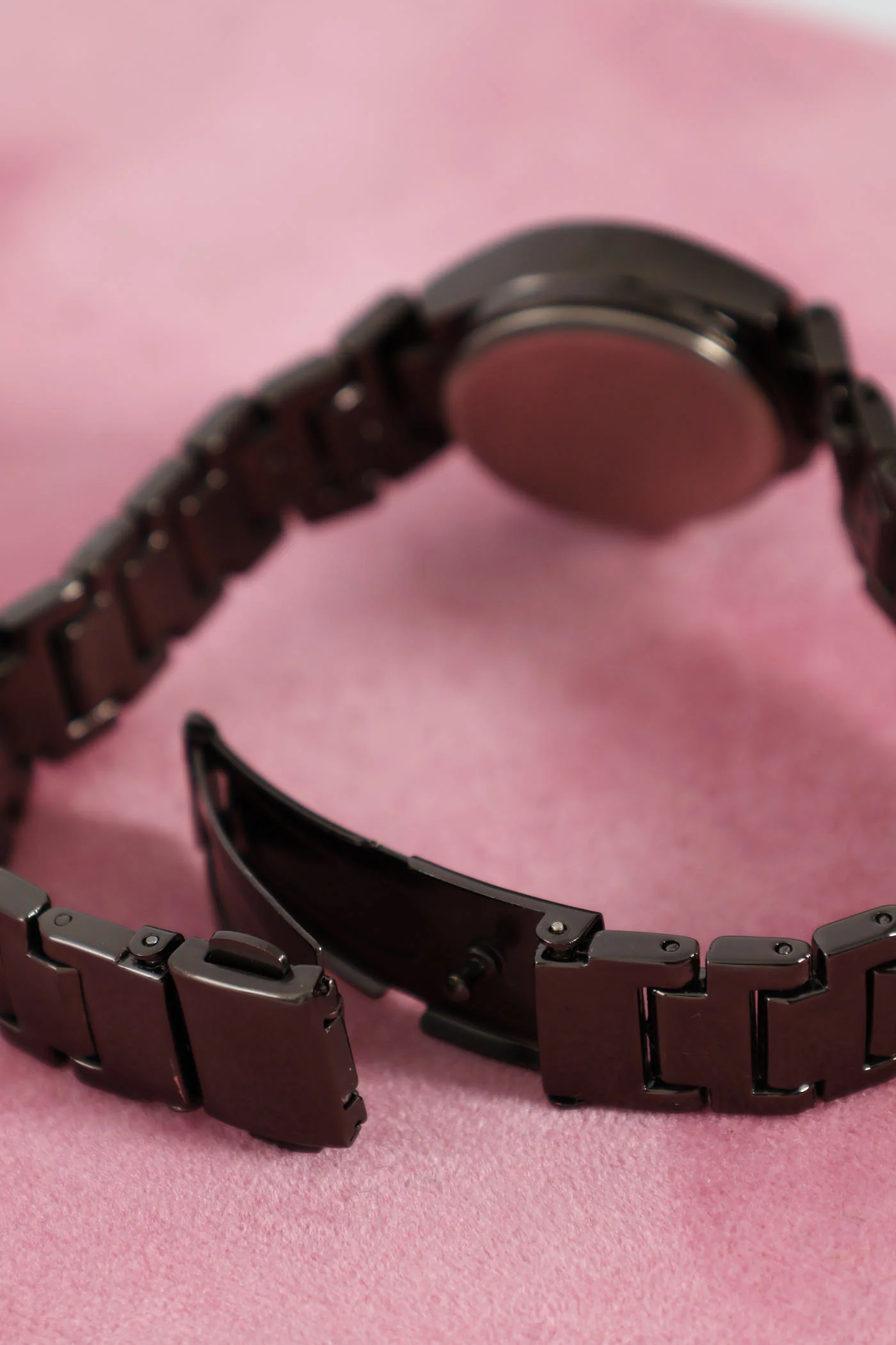 Metal Link Watch With 2 Heart Bracelets - Gunmetal - Image 2