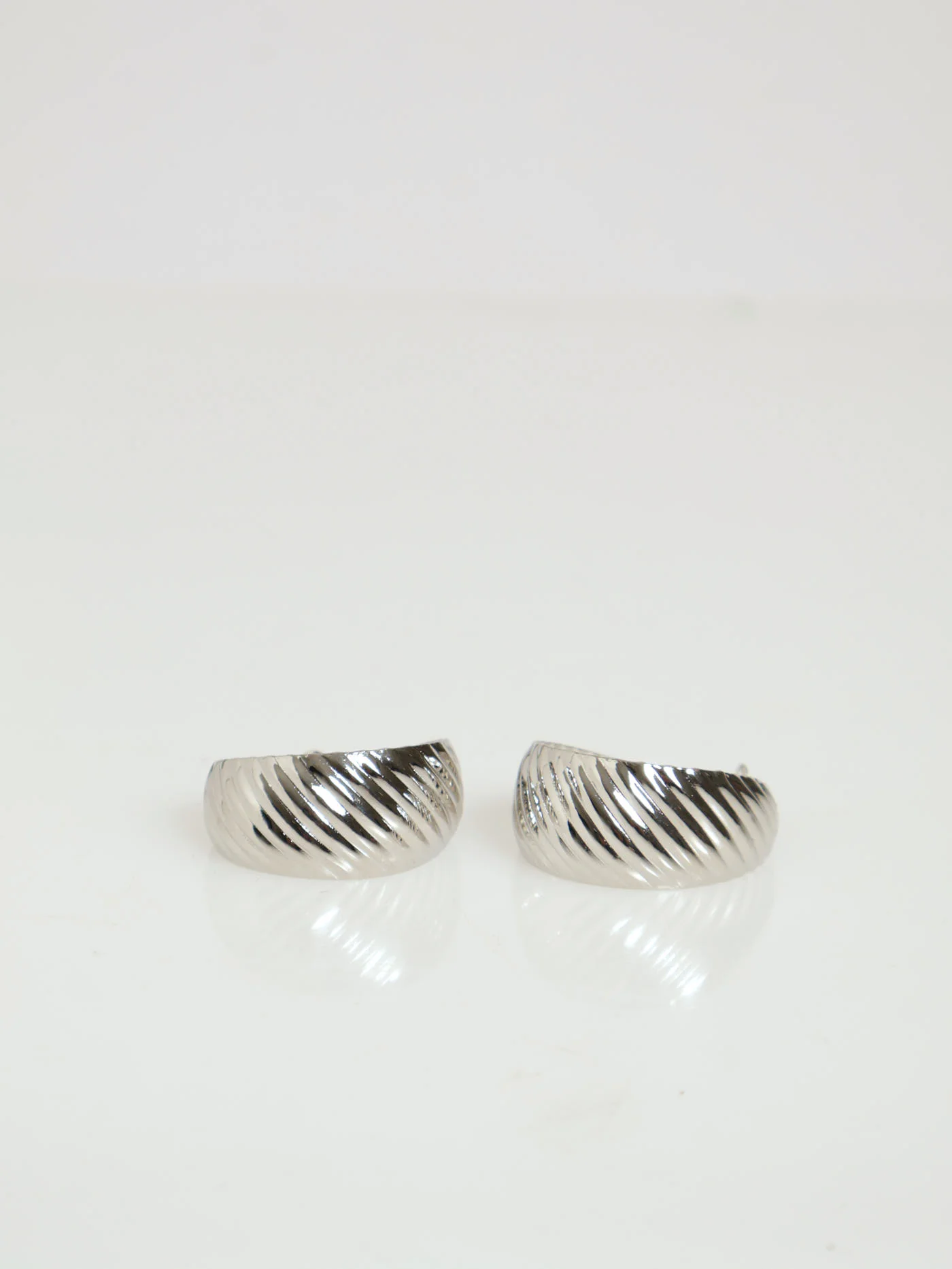 Metallic Ridge Hoop Earrings - Silver