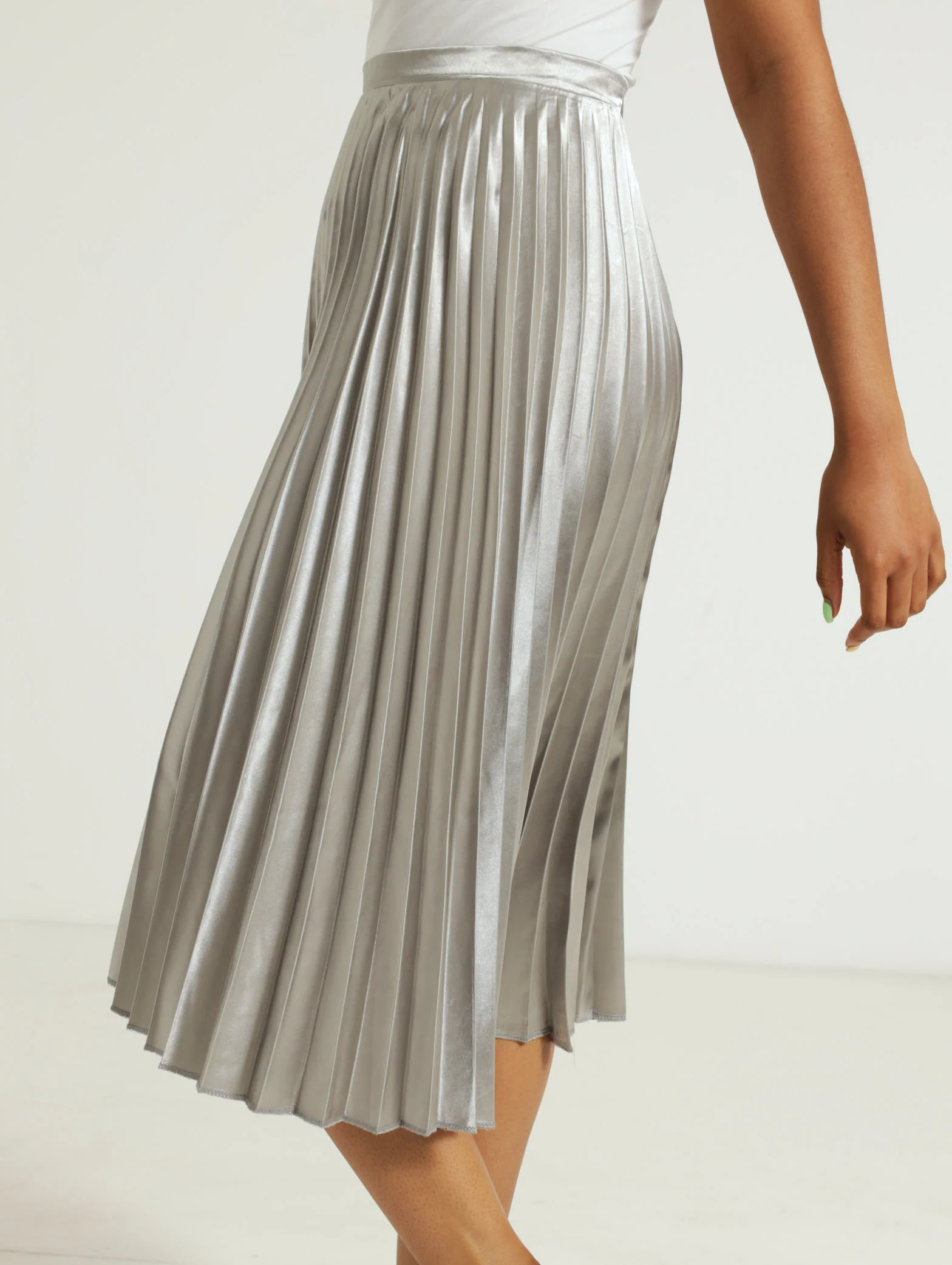 Metallic Silver Pleated Skirt - Image 2