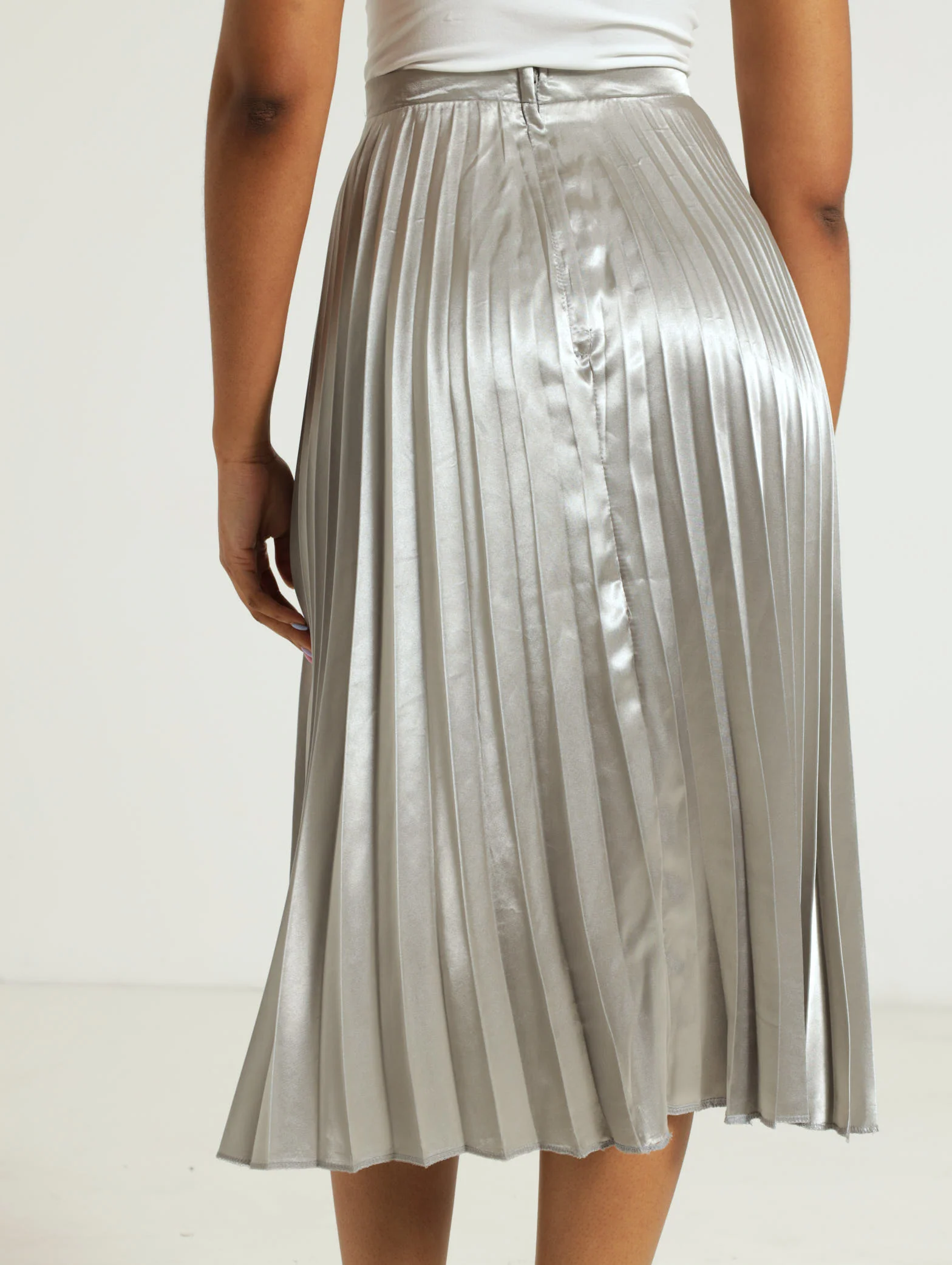 Metallic Silver Pleated Skirt - Image 3